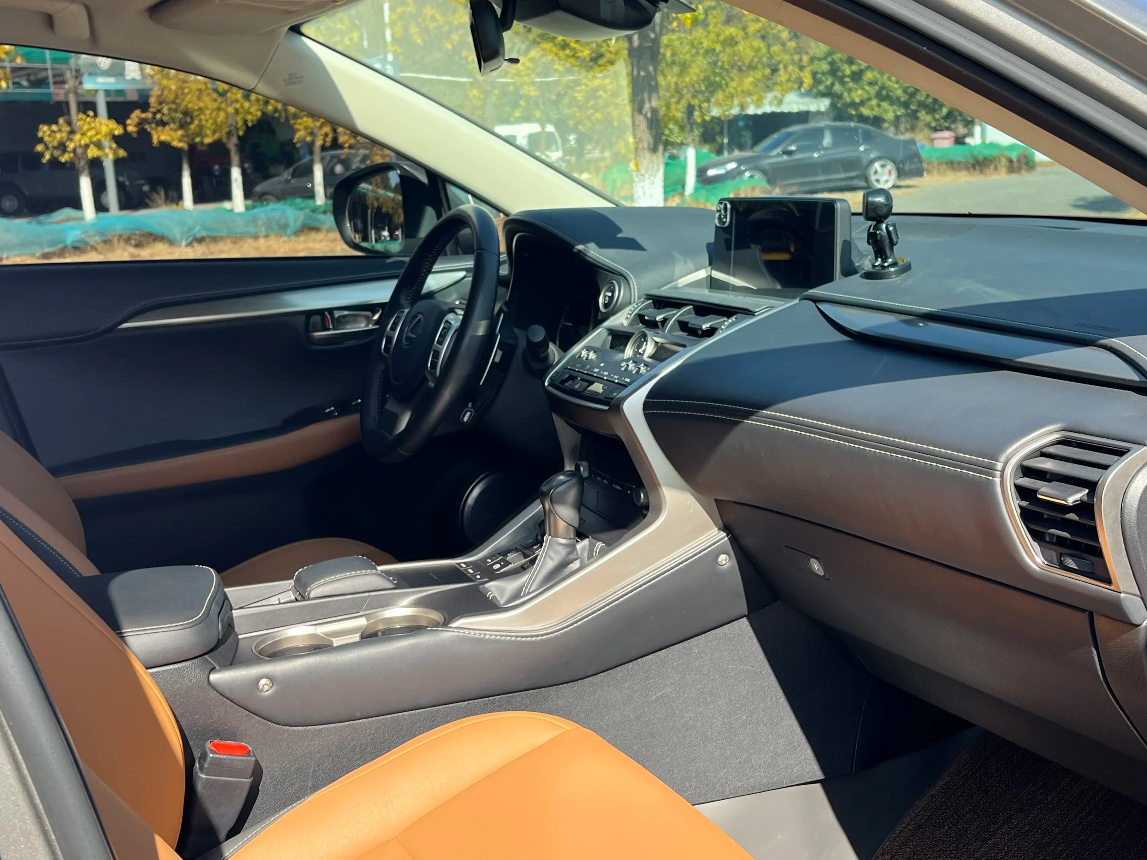 Lexus NX 2021 г. 111023 км. — фото 12
