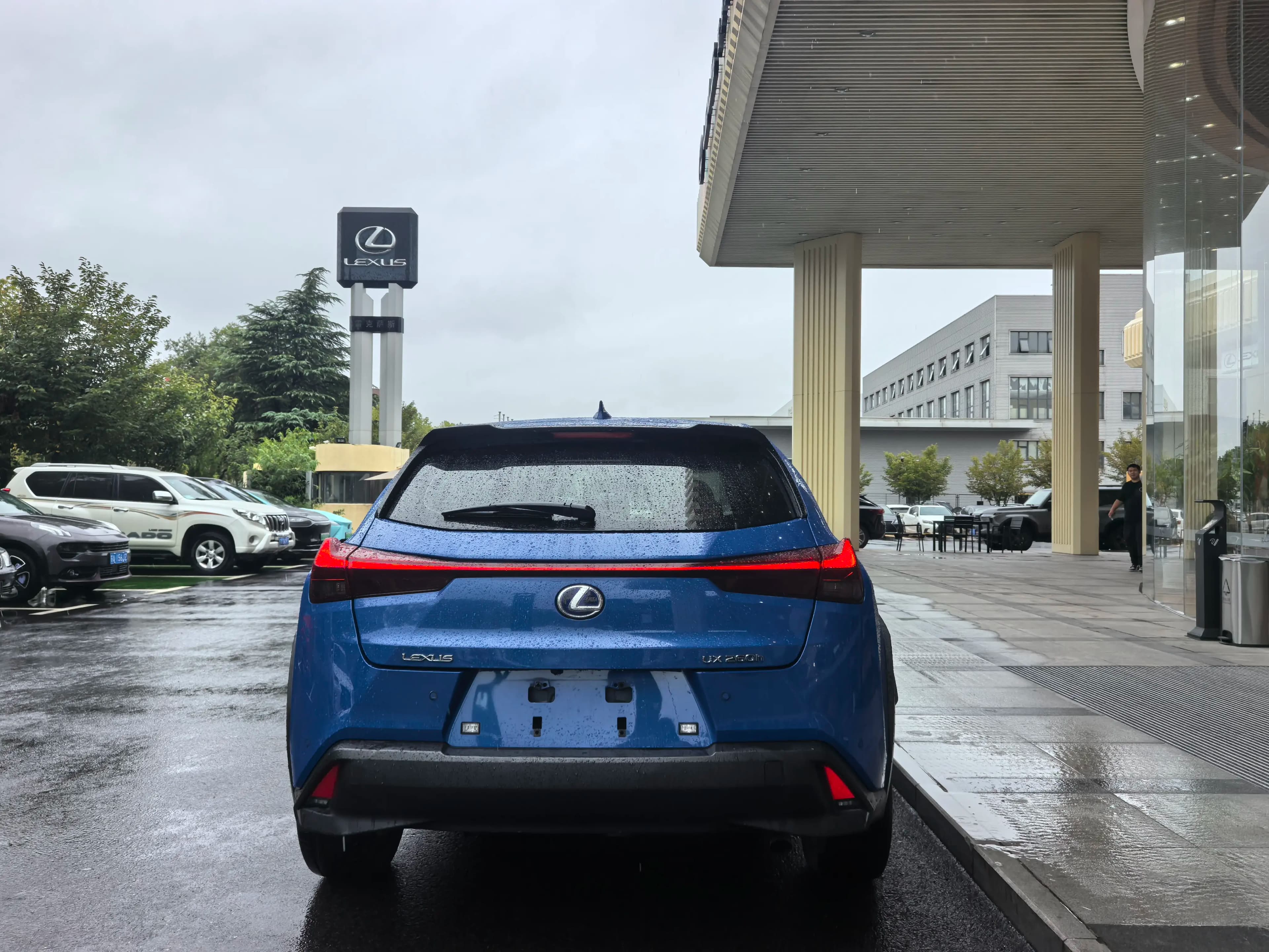 Lexus UX 2021 г. 49120 км. — фото 6