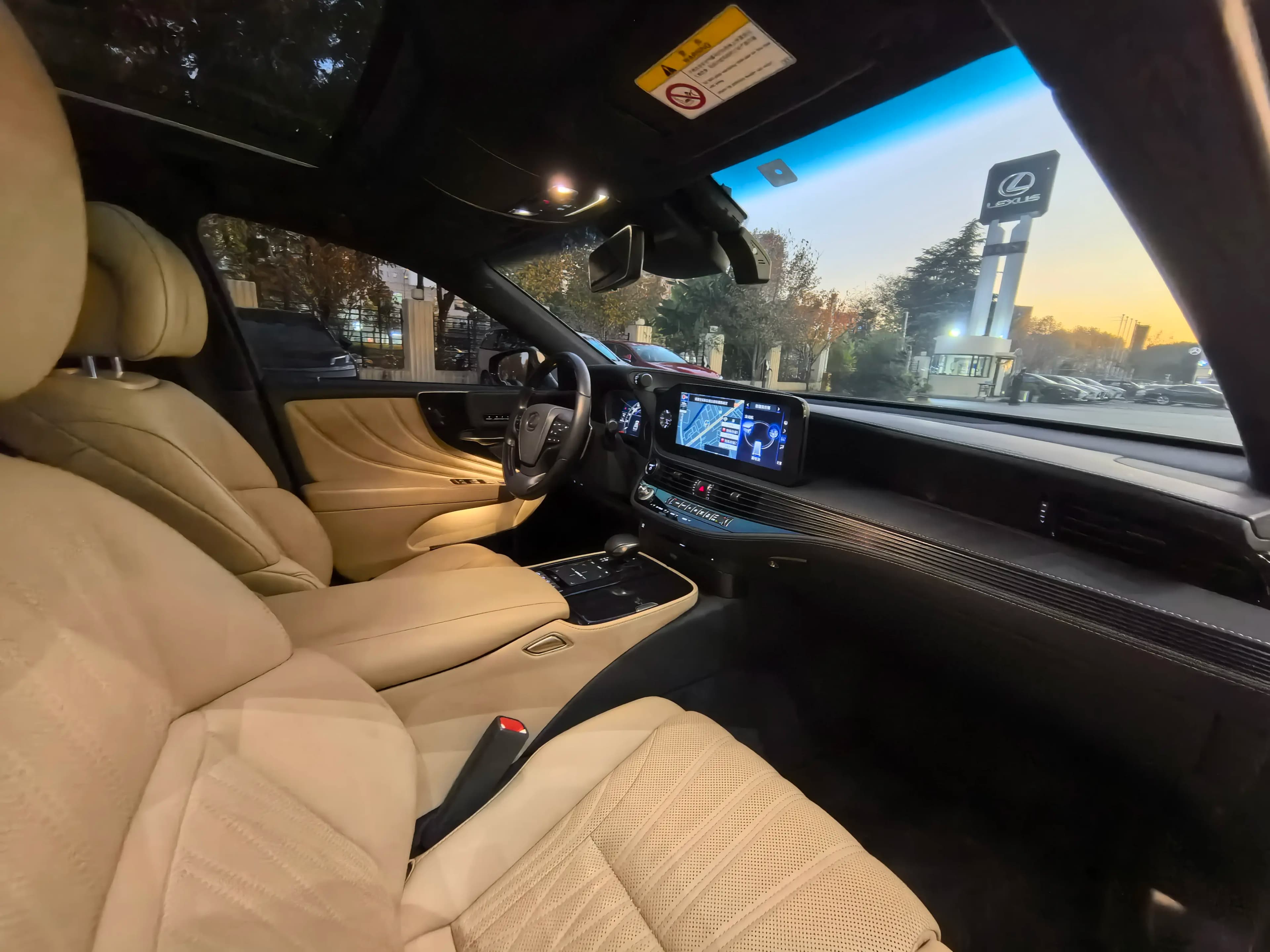 Lexus LS 2022 г. 58060 км. — фото 16