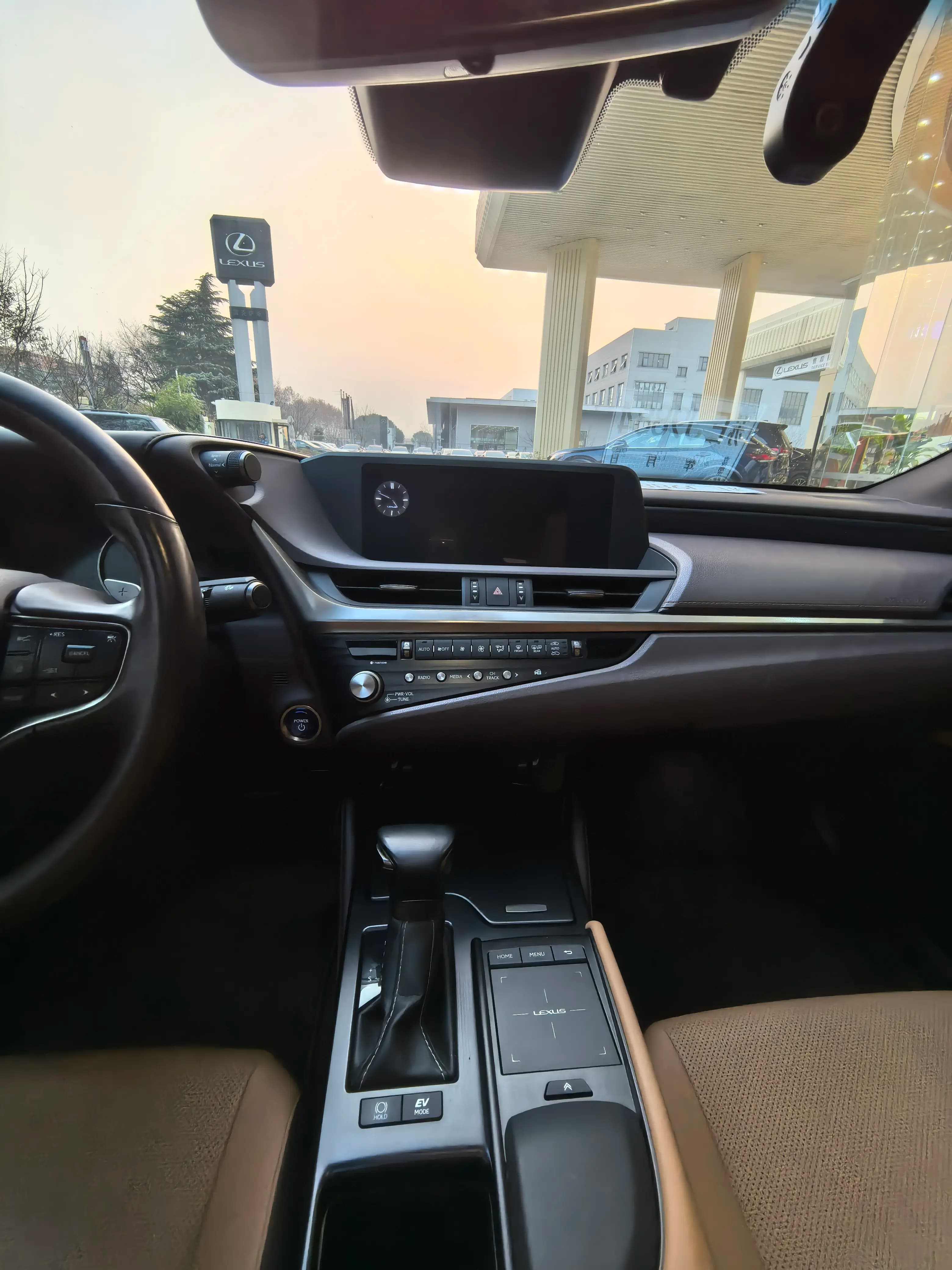 Lexus ES 2021 г. 52048 км. — фото 12