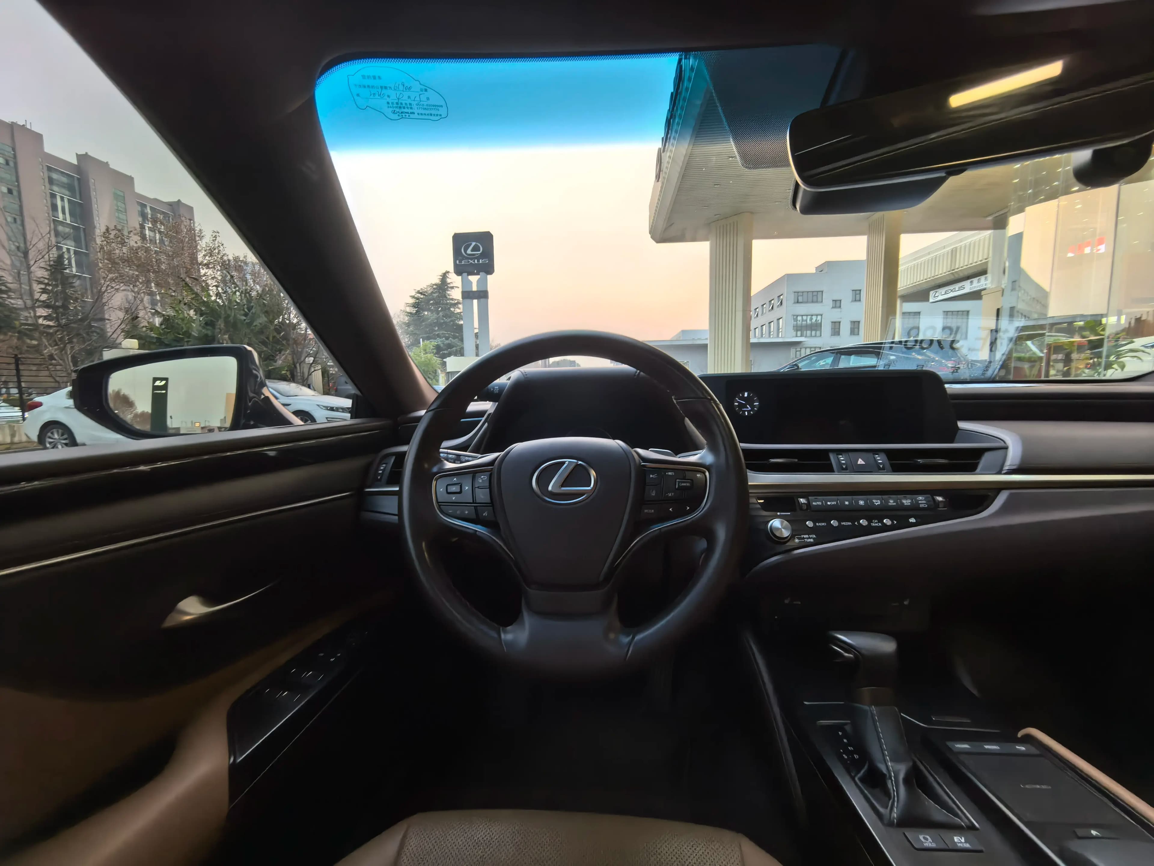 Lexus ES 2021 г. 52048 км. — фото 14