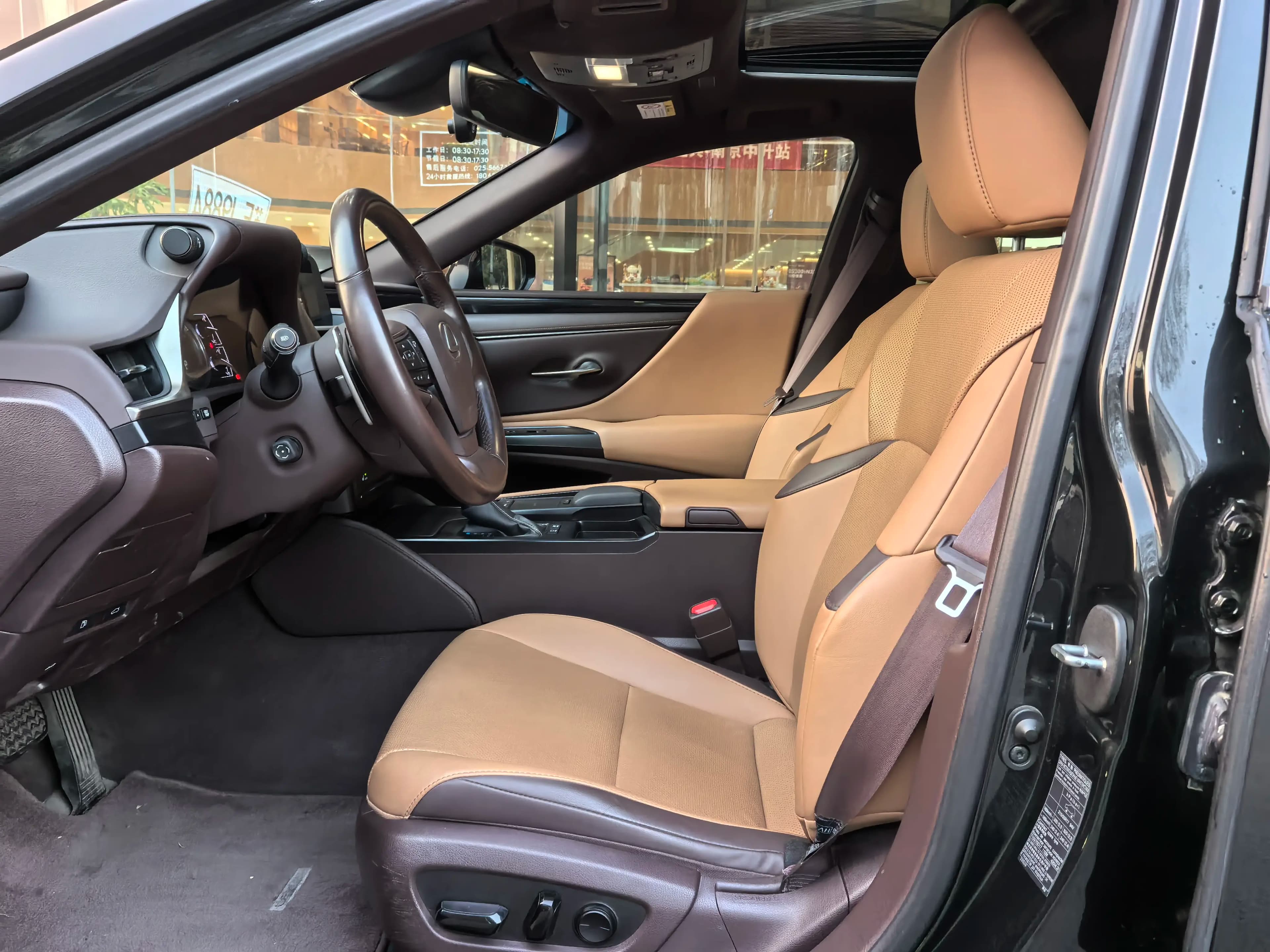 Lexus ES 2021 г. 52048 км. — фото 16