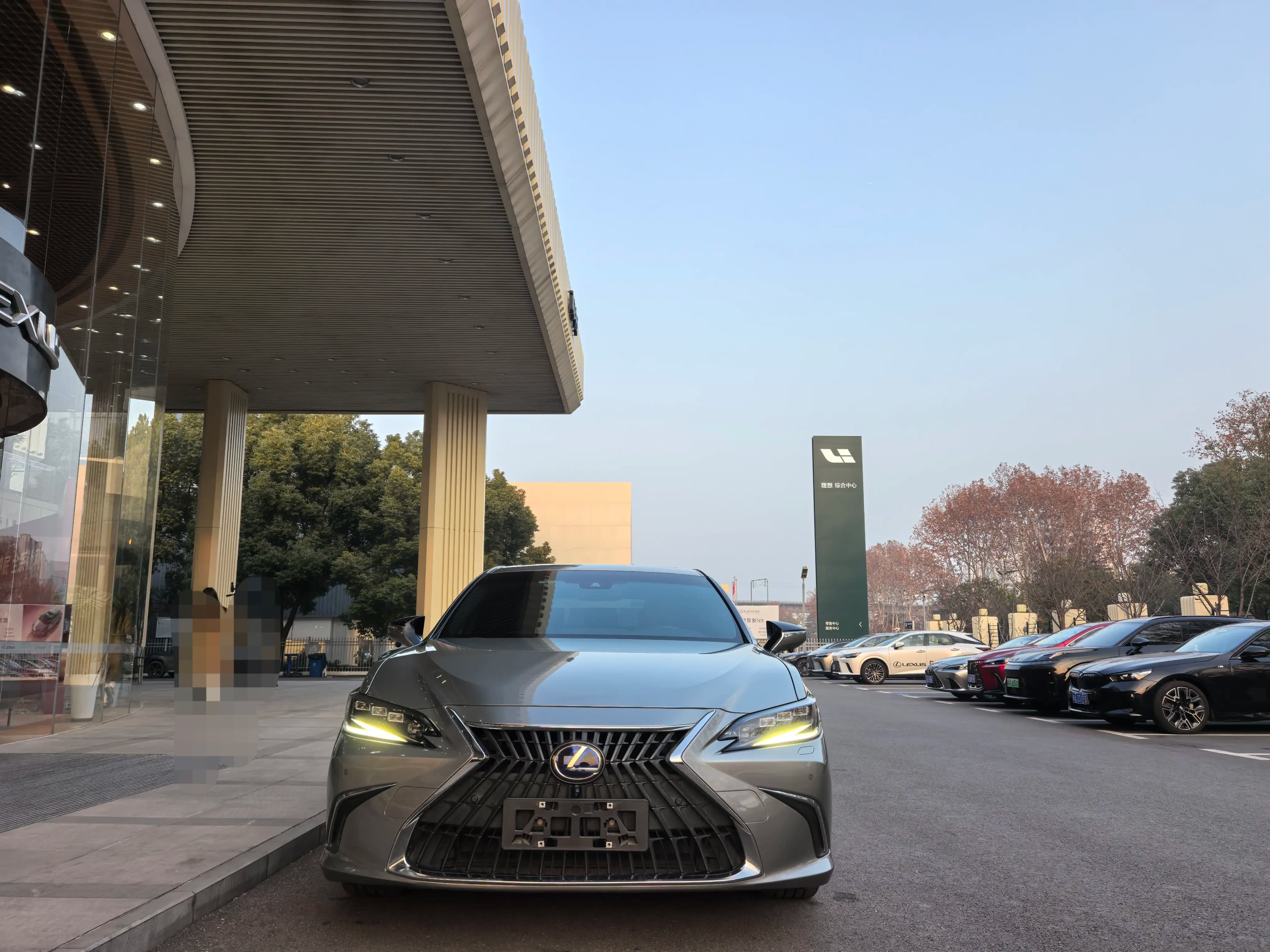 Lexus ES 2021 г. 62000 км. — фото 2