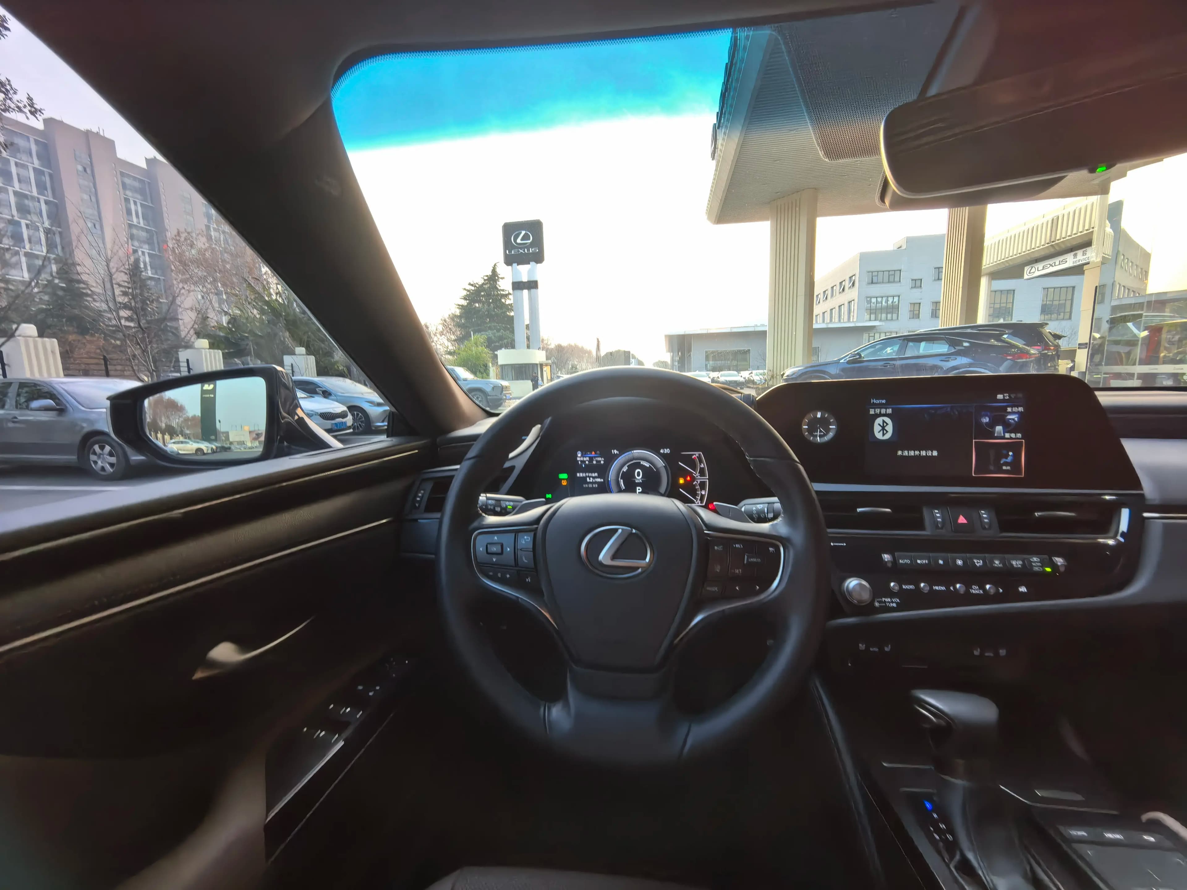 Lexus ES 2021 г. 62000 км. — фото 14