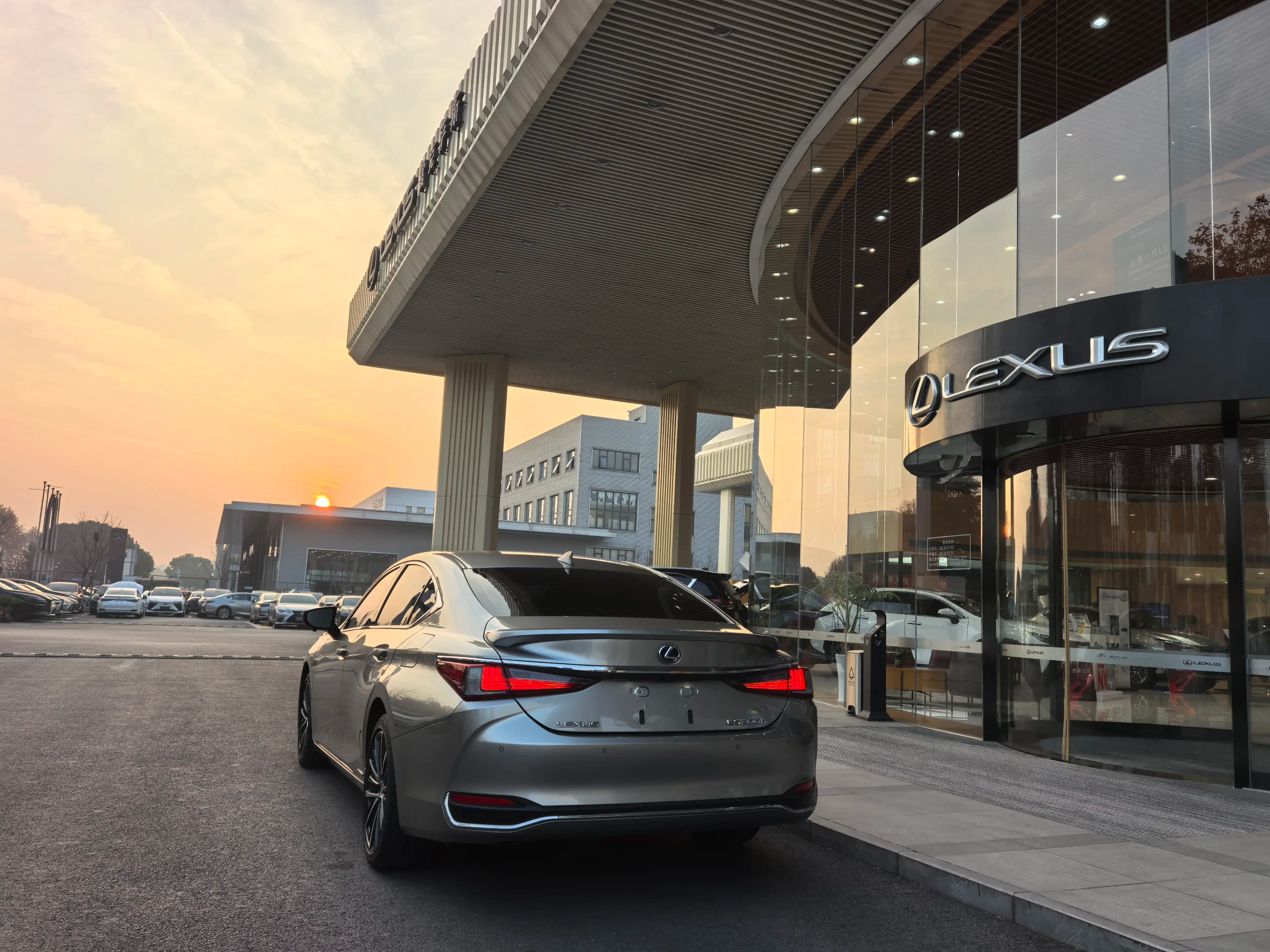 Lexus ES 2021 г. 62000 км. — фото 7