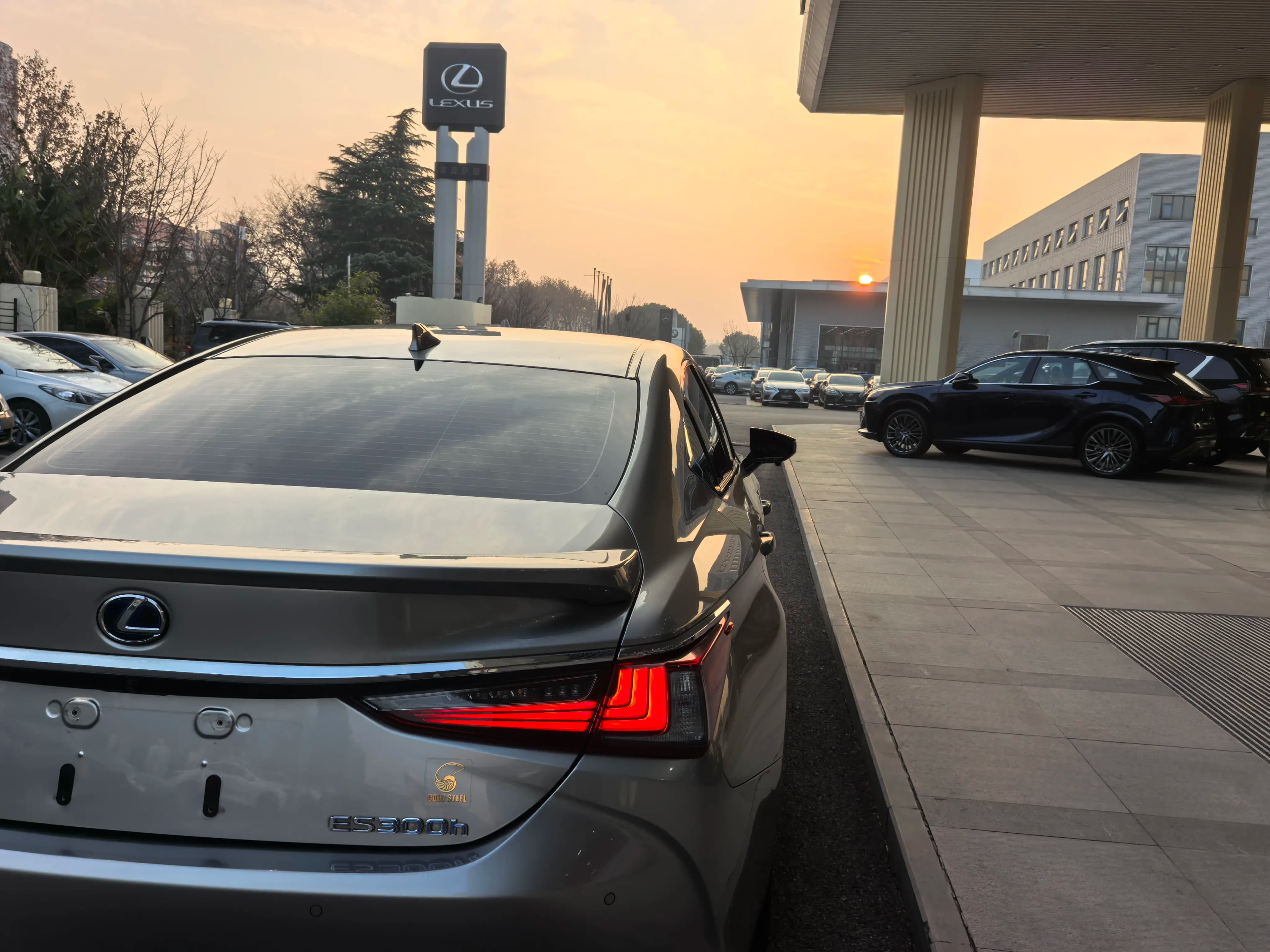 Lexus ES 2021 г. 62000 км. — фото 10