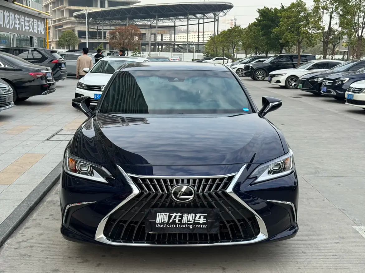 Lexus ES 2024 г. 22900 км. — фото 2