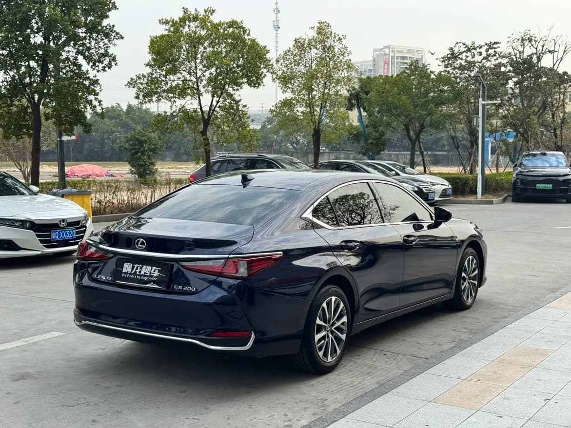 Lexus ES 2024 г. 22900 км. — фото 6