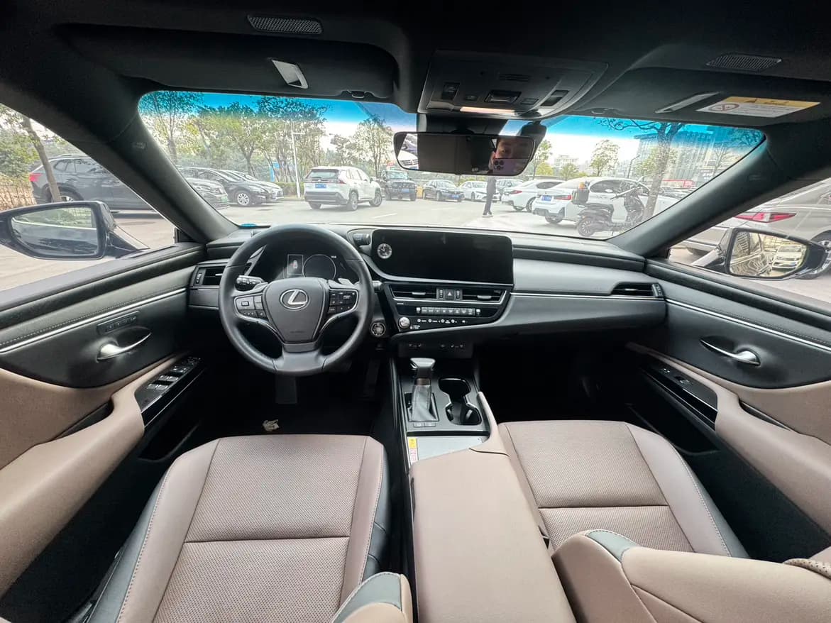 Lexus ES 2024 г. 22900 км. — фото 7