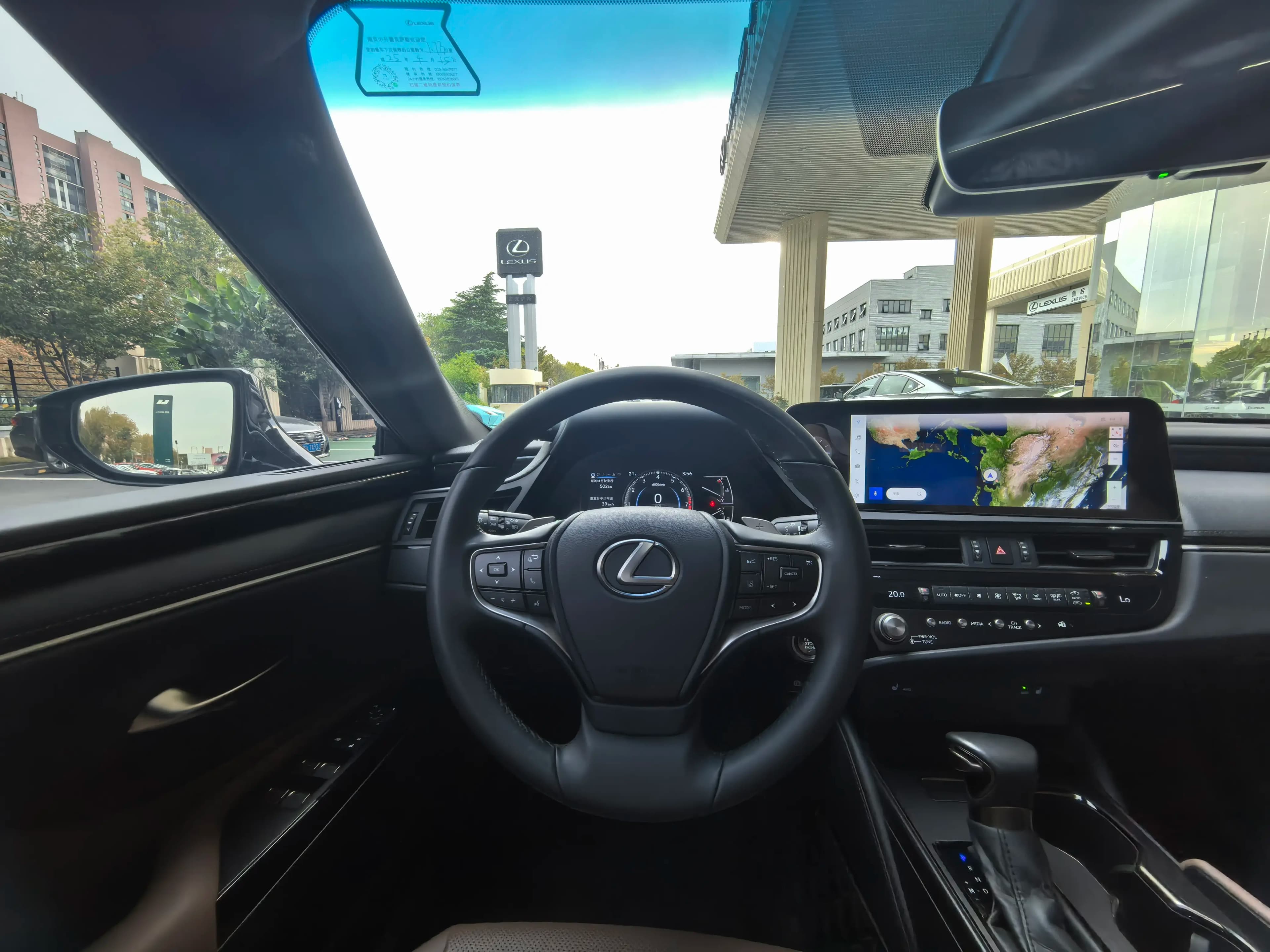 Lexus ES 2024 г. 14000 км. — фото 10