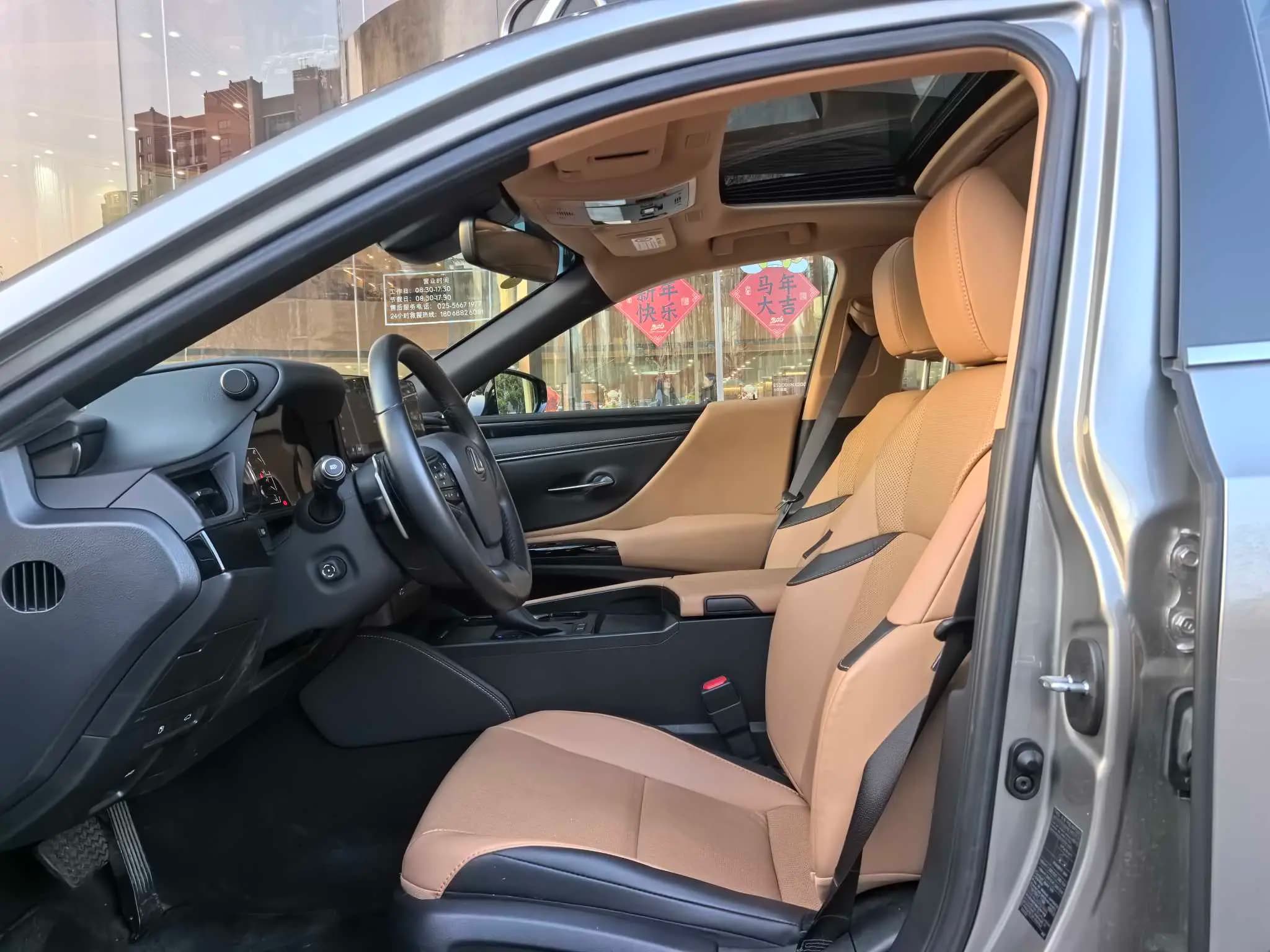 Lexus ES 2024 г. 19000 км. — фото 15