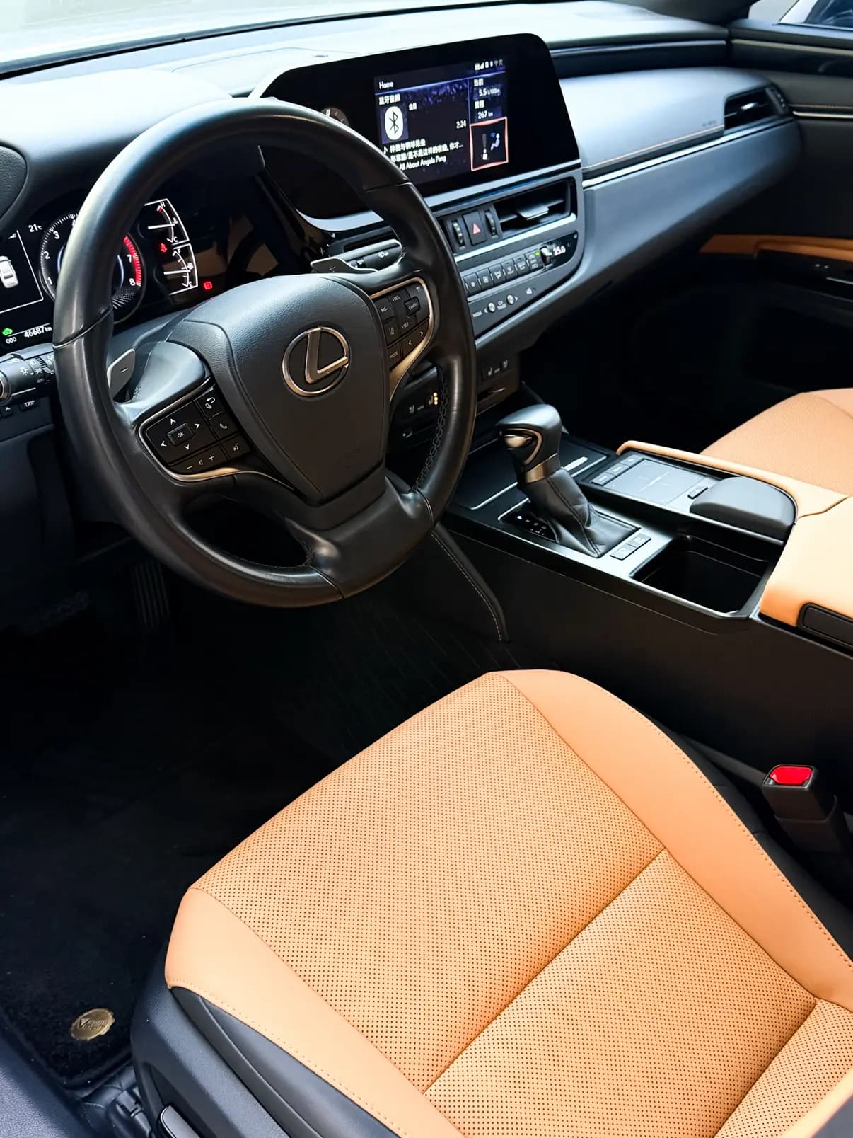 Lexus ES 2021 г. 46000 км. — фото 10