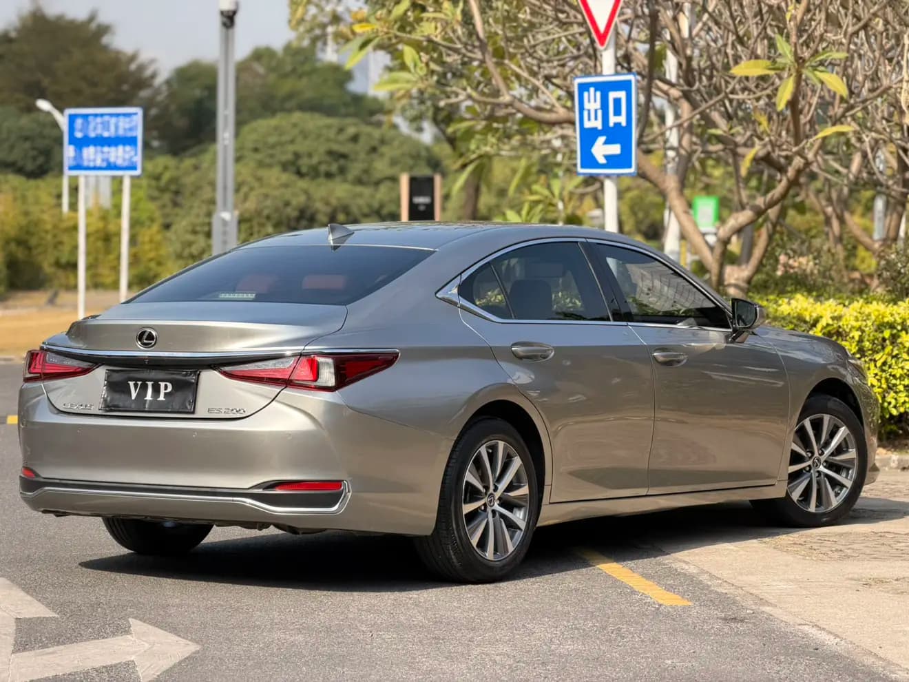 Lexus ES 2021 г. 50000 км. — фото 4