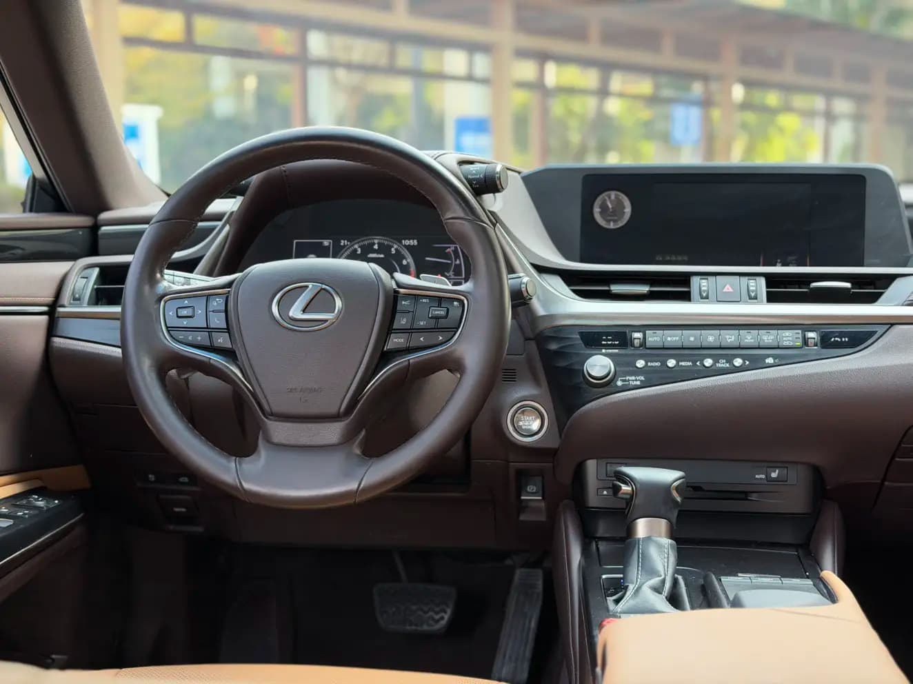 Lexus ES 2021 г. 50000 км. — фото 5