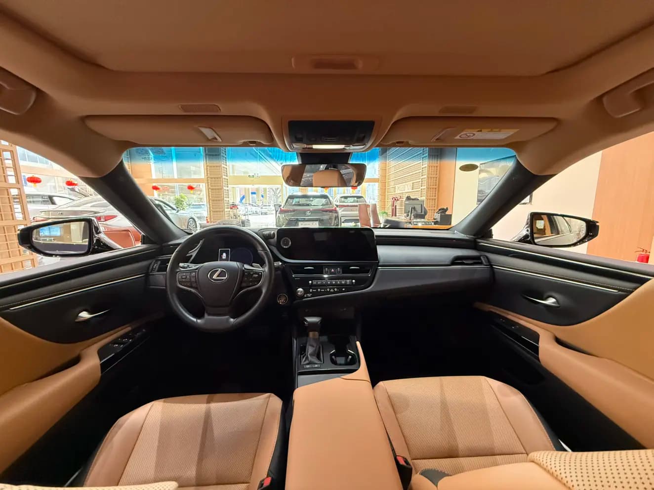 Lexus ES 2024 г. 23000 км. — фото 6