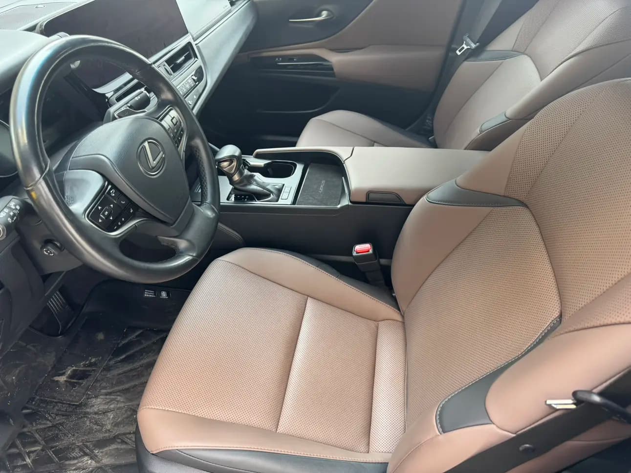 Lexus ES 2022 г. 70000 км. — фото 6