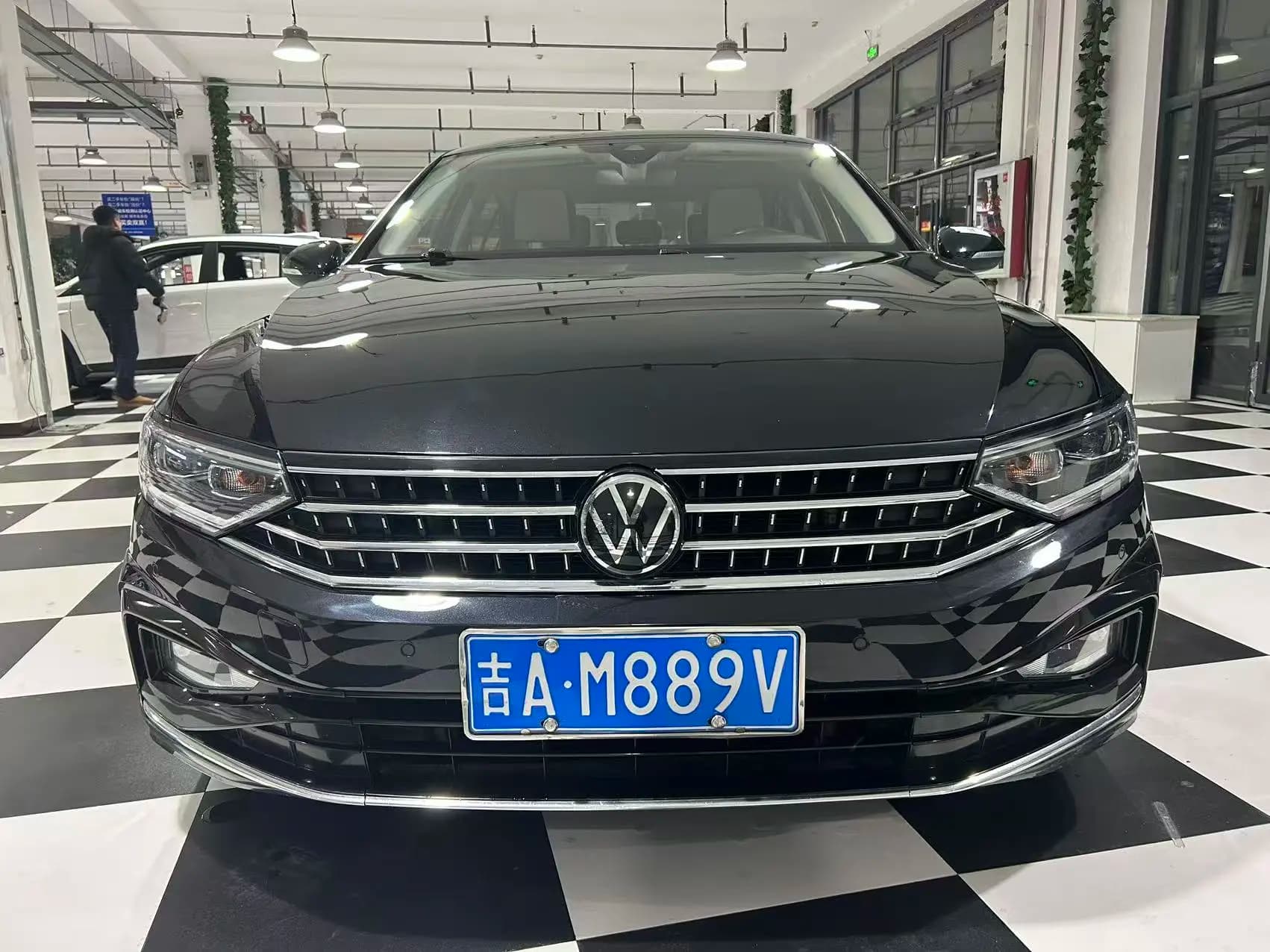 Volkswagen Magotan 2023 г. 56000 км. — фото 2