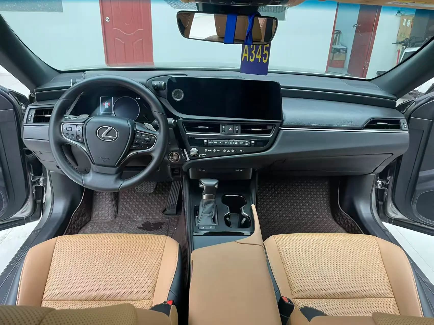 Lexus ES 2024 г. 22800 км. — фото 7