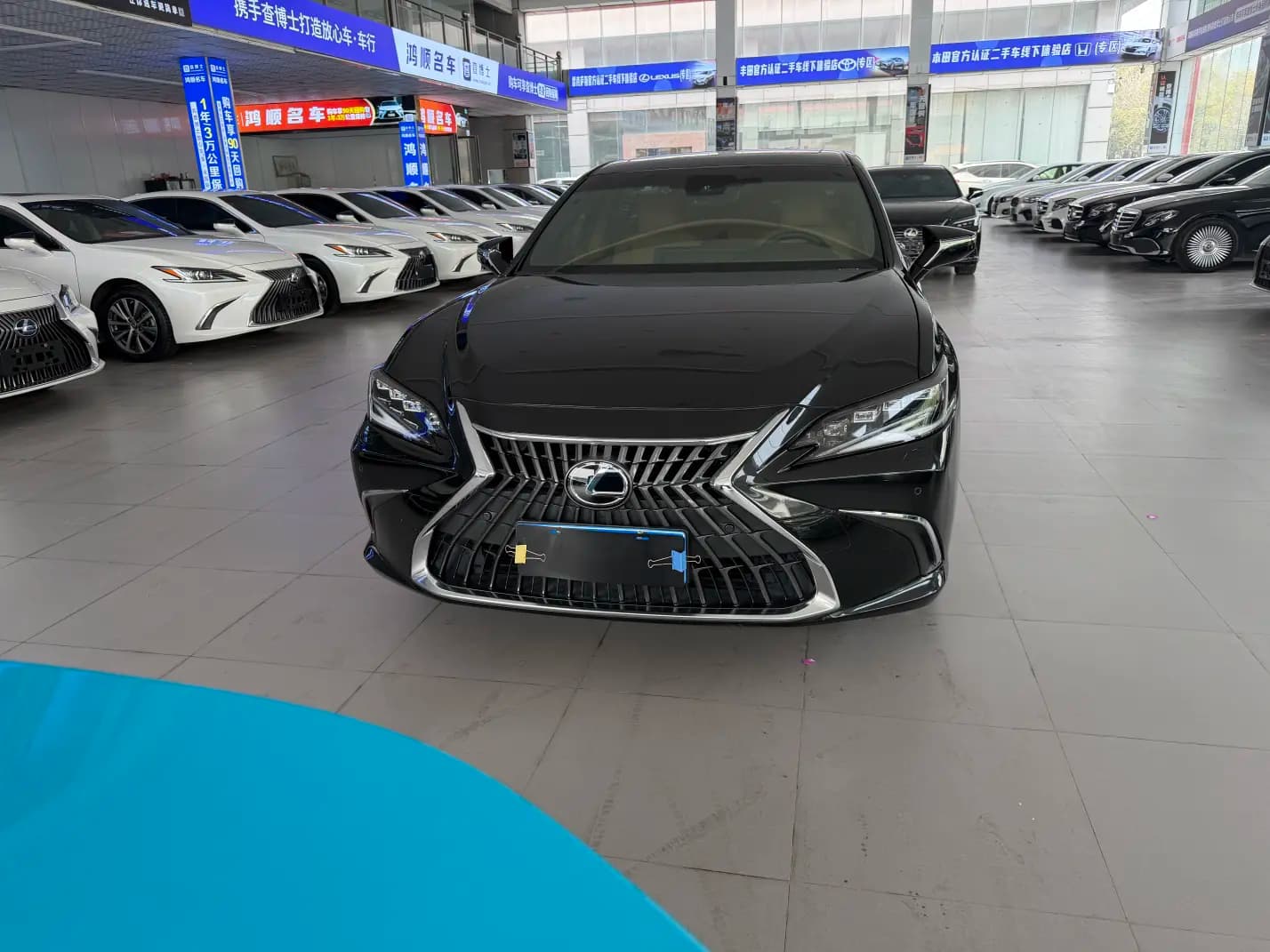 Lexus ES 2024 г. 25000 км. — фото 2