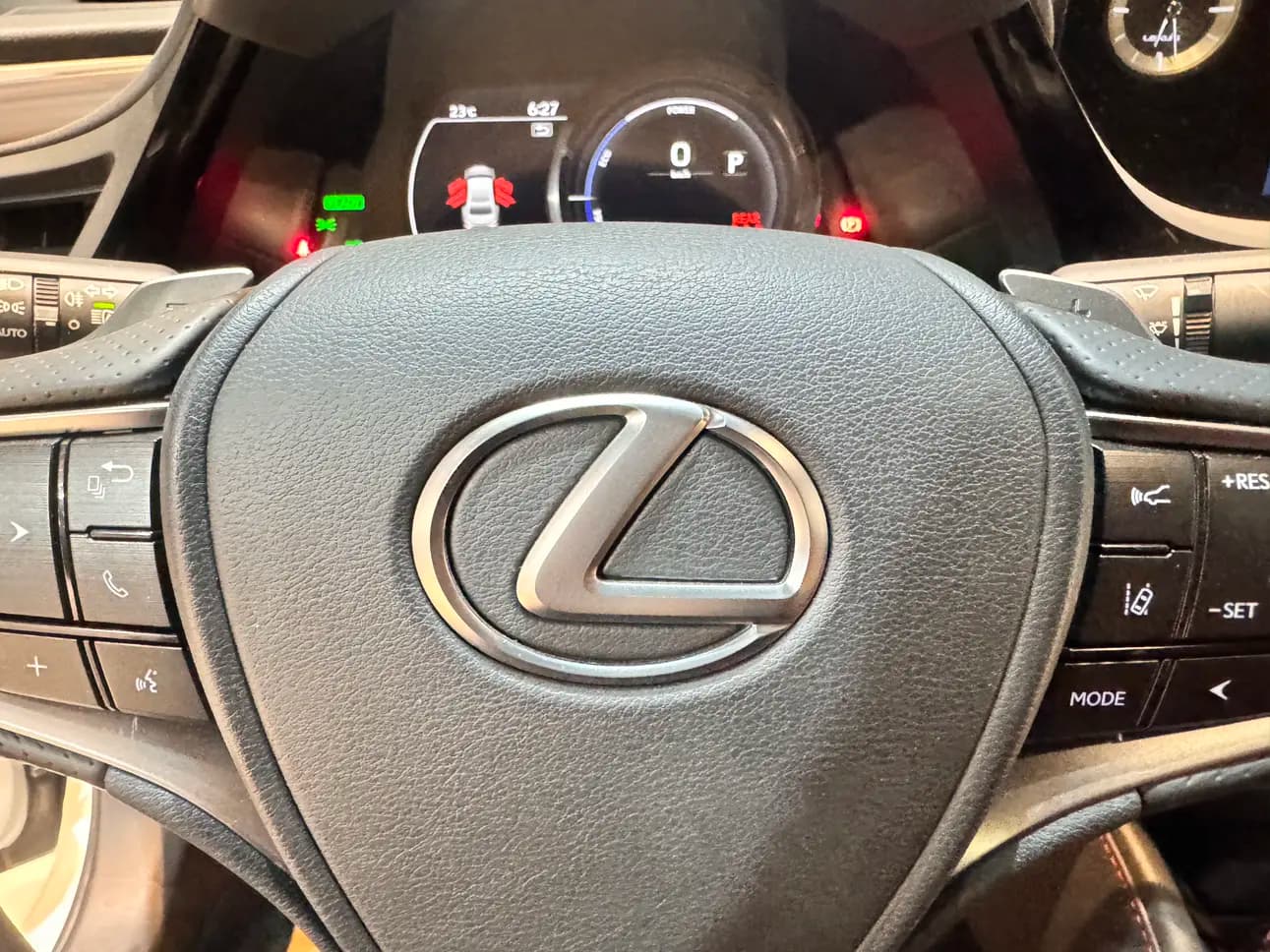 Lexus ES 2024 г. 50300 км. — фото 9