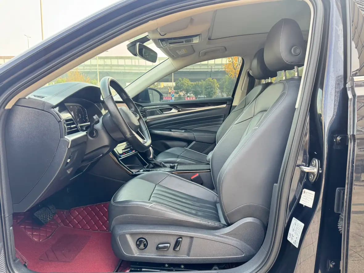 Volkswagen Passat 2023 г. 20046 км. — фото 13