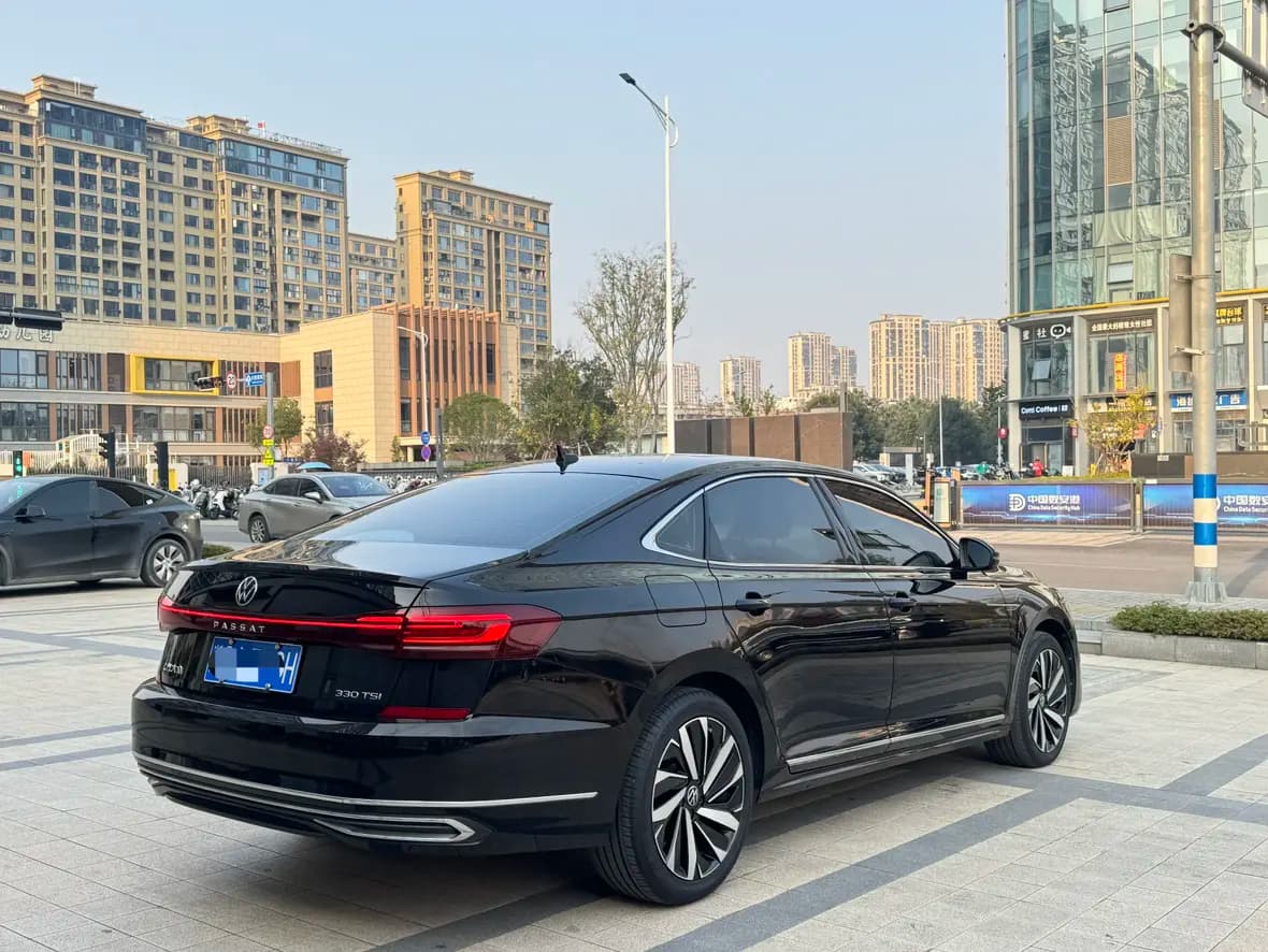 Volkswagen Passat 2023 г. 20046 км. — фото 6