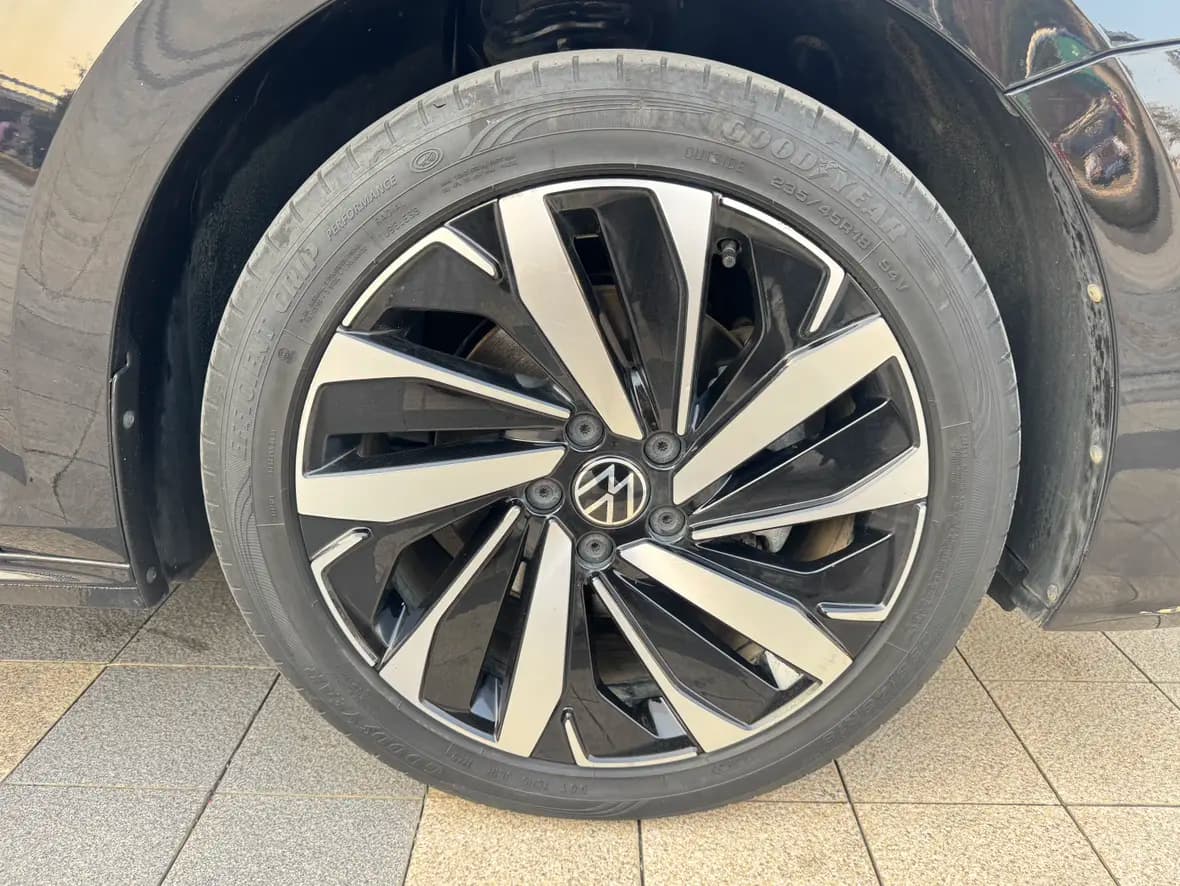 Volkswagen Passat 2023 г. 20046 км. — фото 8