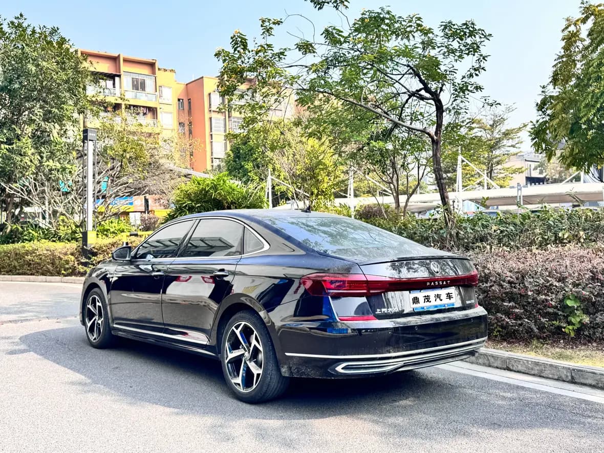 Volkswagen Passat 2023 г. 37047 км. — фото 4