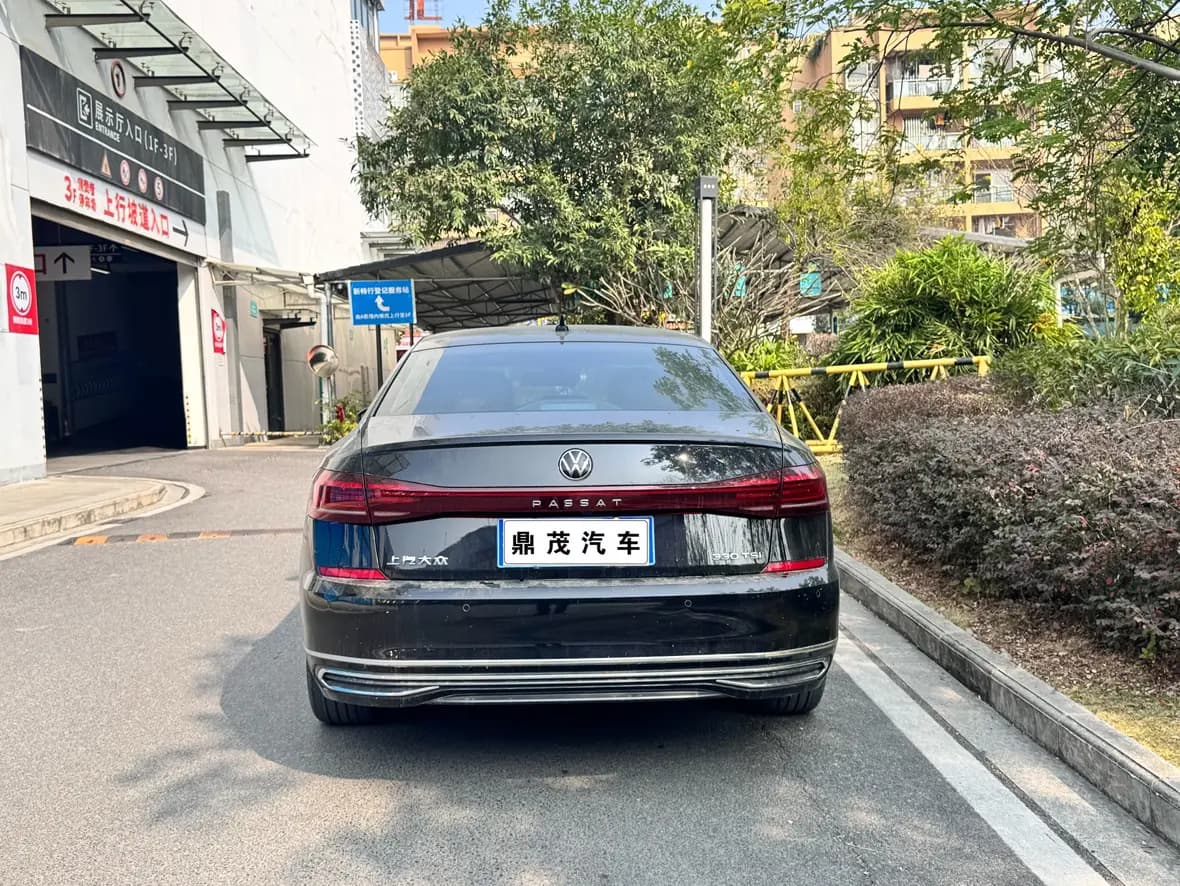 Volkswagen Passat 2023 г. 37047 км. — фото 5