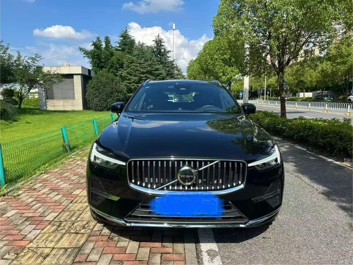 Volvo XC60 PHEV 2024 г. 5022 км. — фото 2