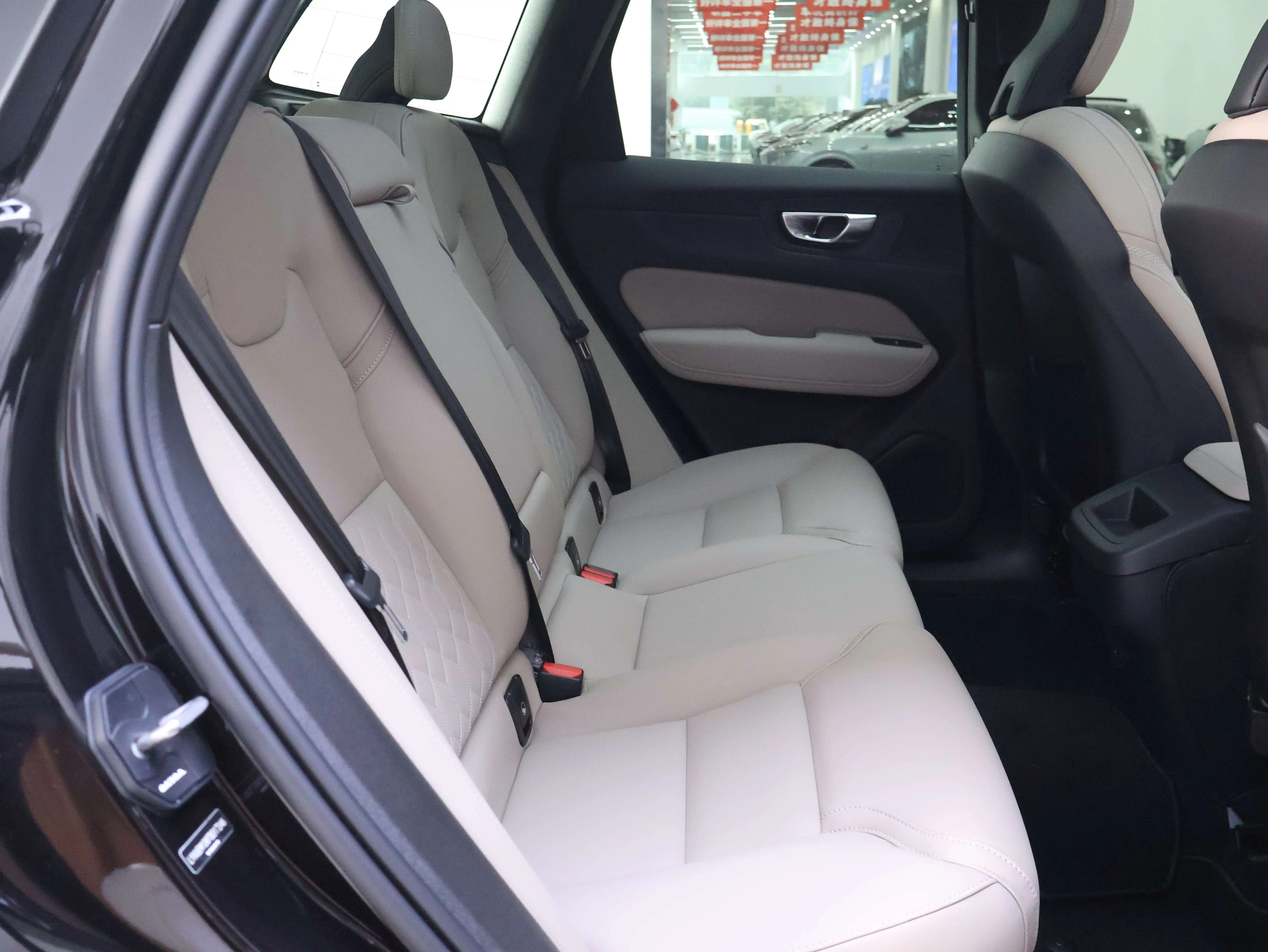 Volvo XC60 2025 г. 3624 км. — фото 18