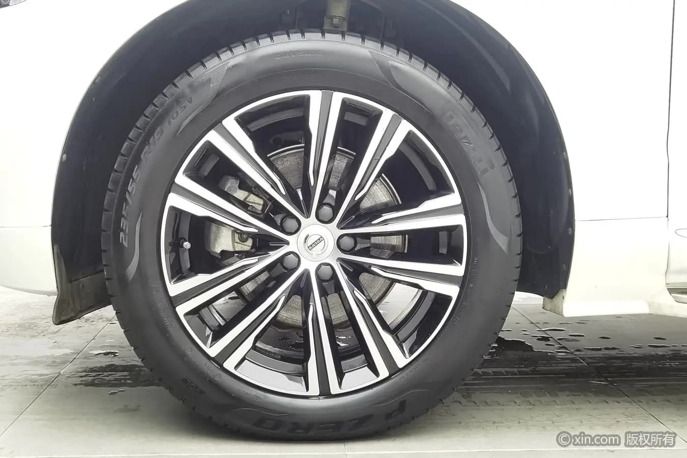 Volvo XC60 2022 г. 51025 км. — фото 8
