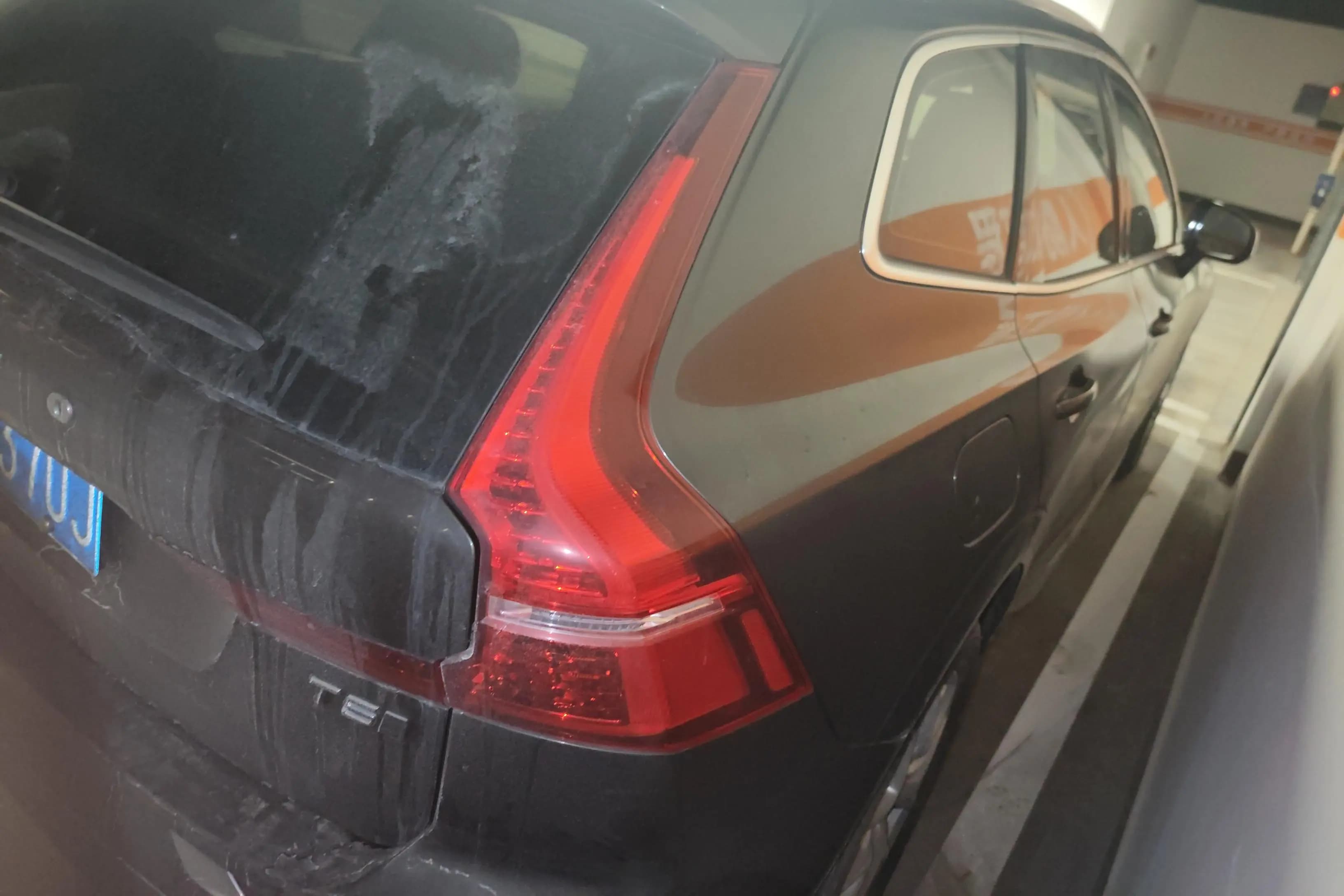 Volvo XC60 2021 г. 95500 км. — фото 3