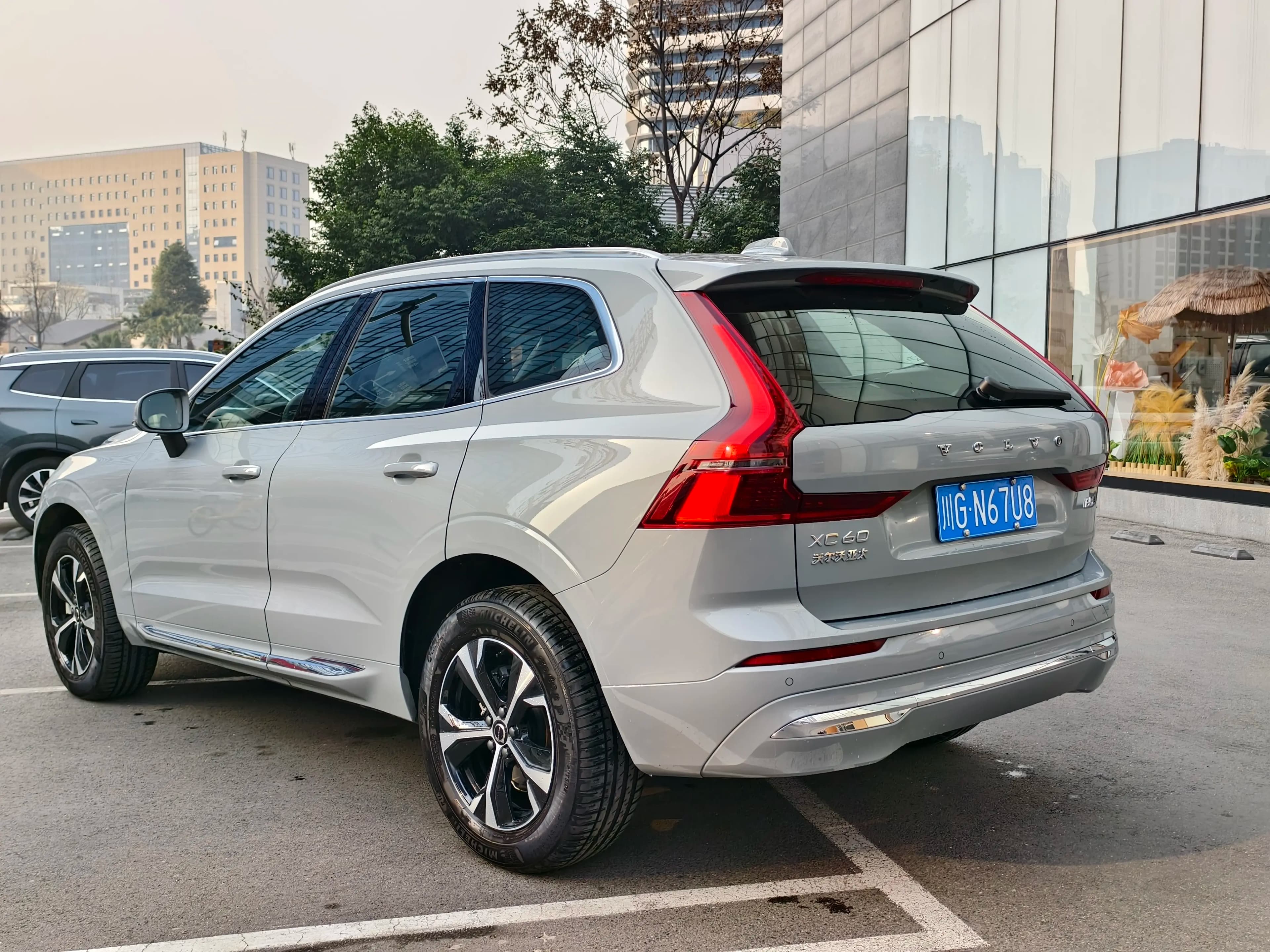 Volvo XC60 2025 г. 5000 км. — фото 4