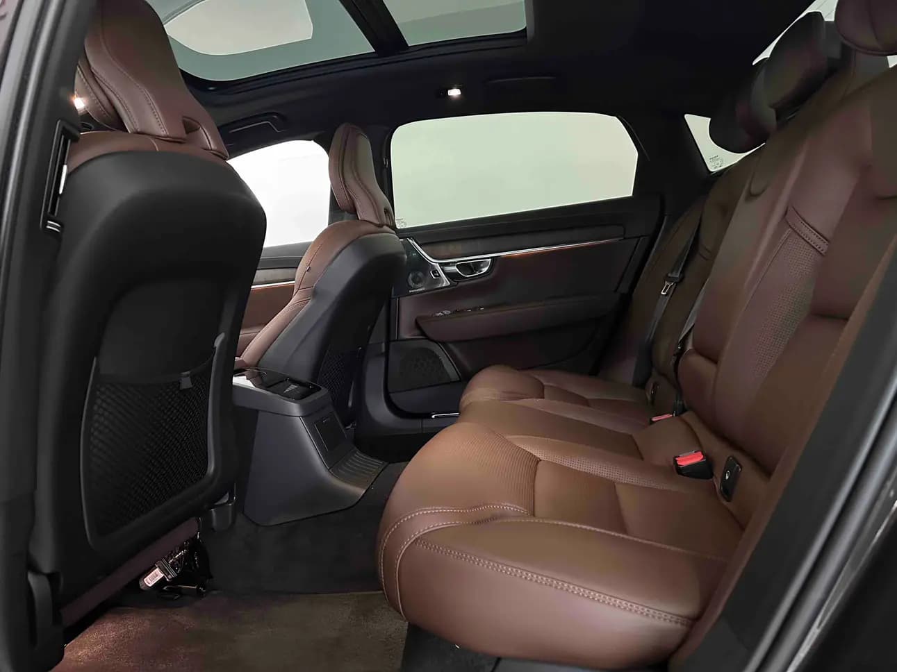 Volvo S90 PHEV 2024 г. 5815 км. — фото 10