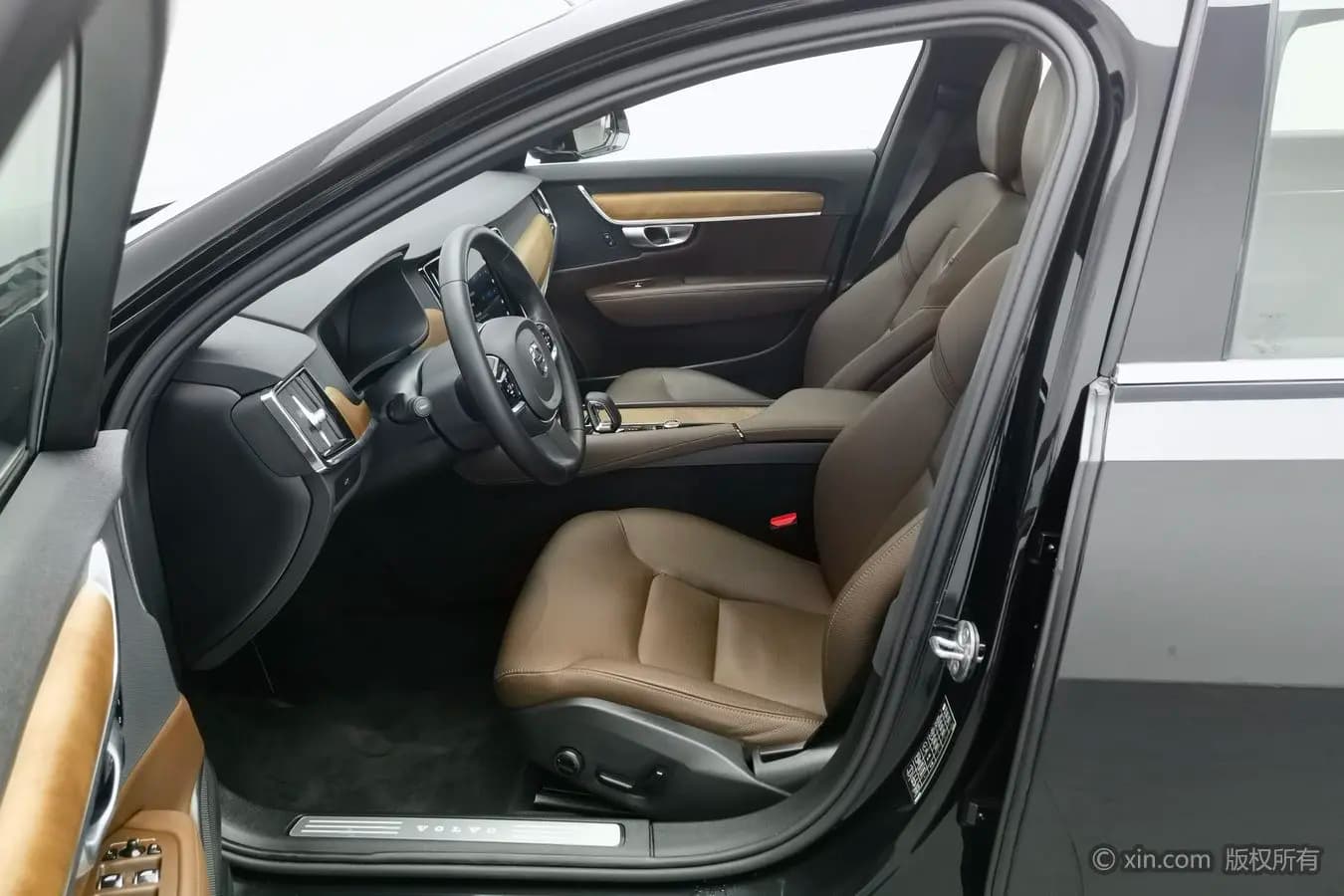 Volvo S90 2023 г. 40714 км. — фото 12