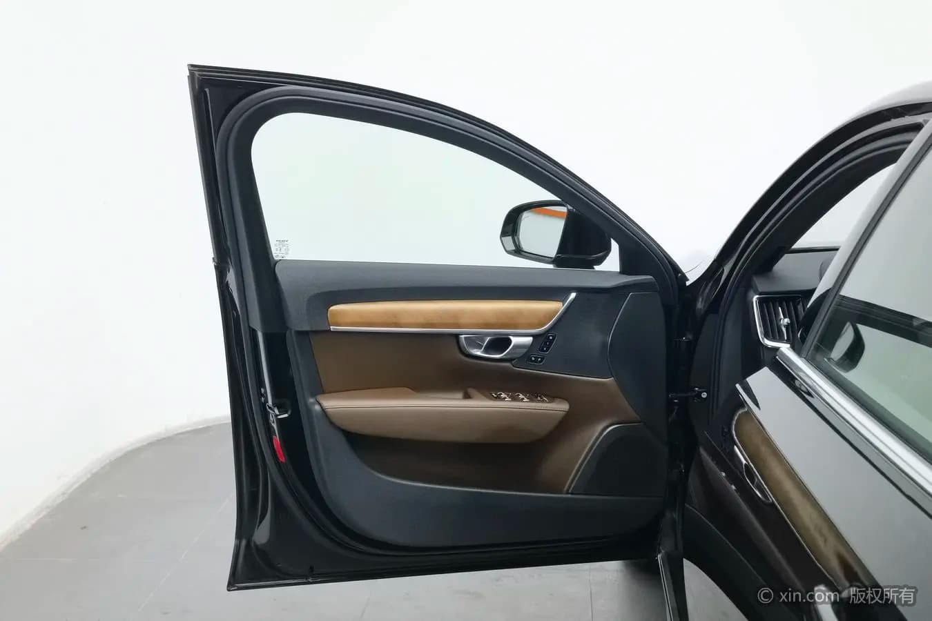 Volvo S90 2023 г. 40714 км. — фото 16