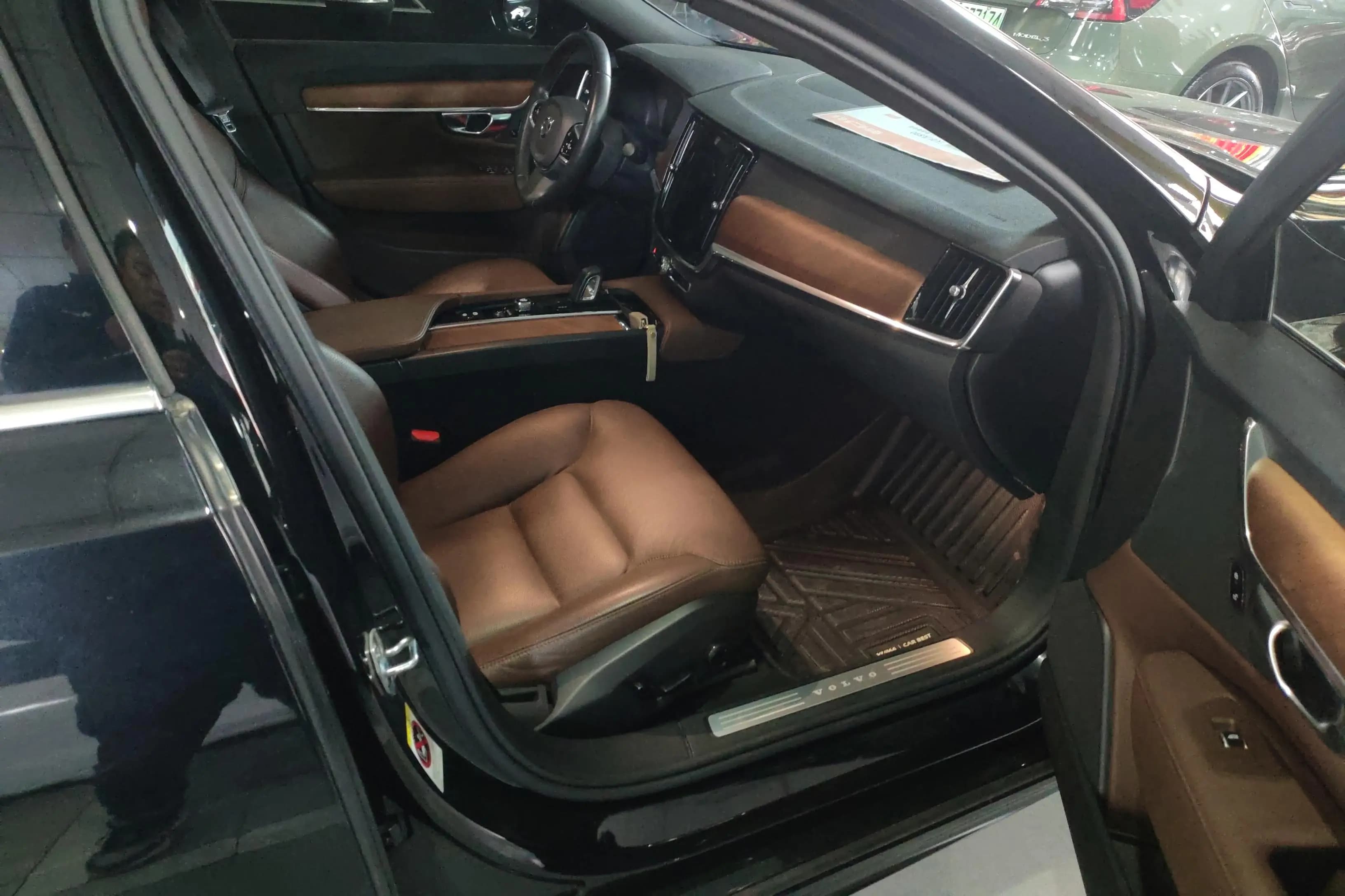 Volvo S90 2021 г. 62130 км. — фото 7
