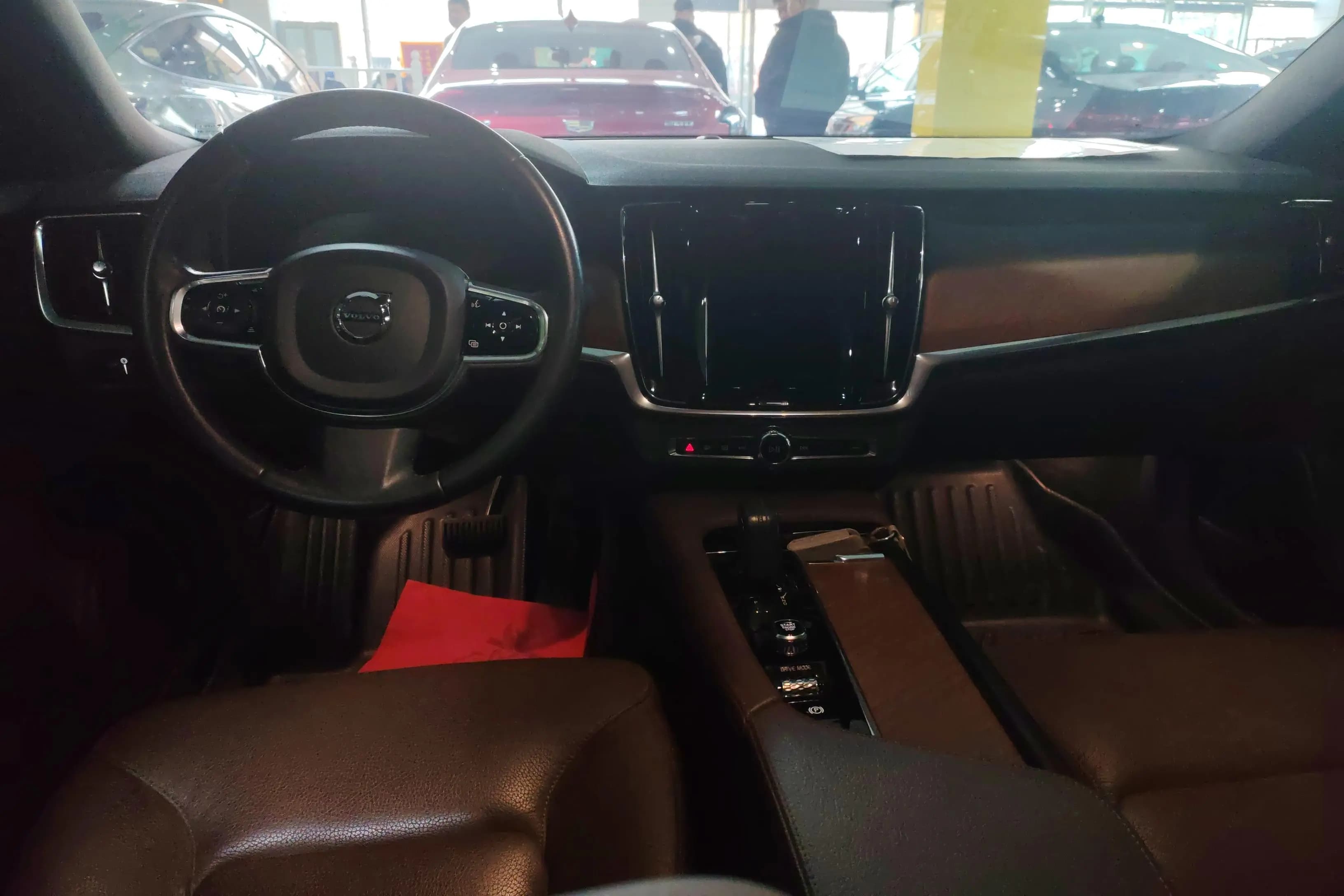Volvo S90 2021 г. 62130 км. — фото 8
