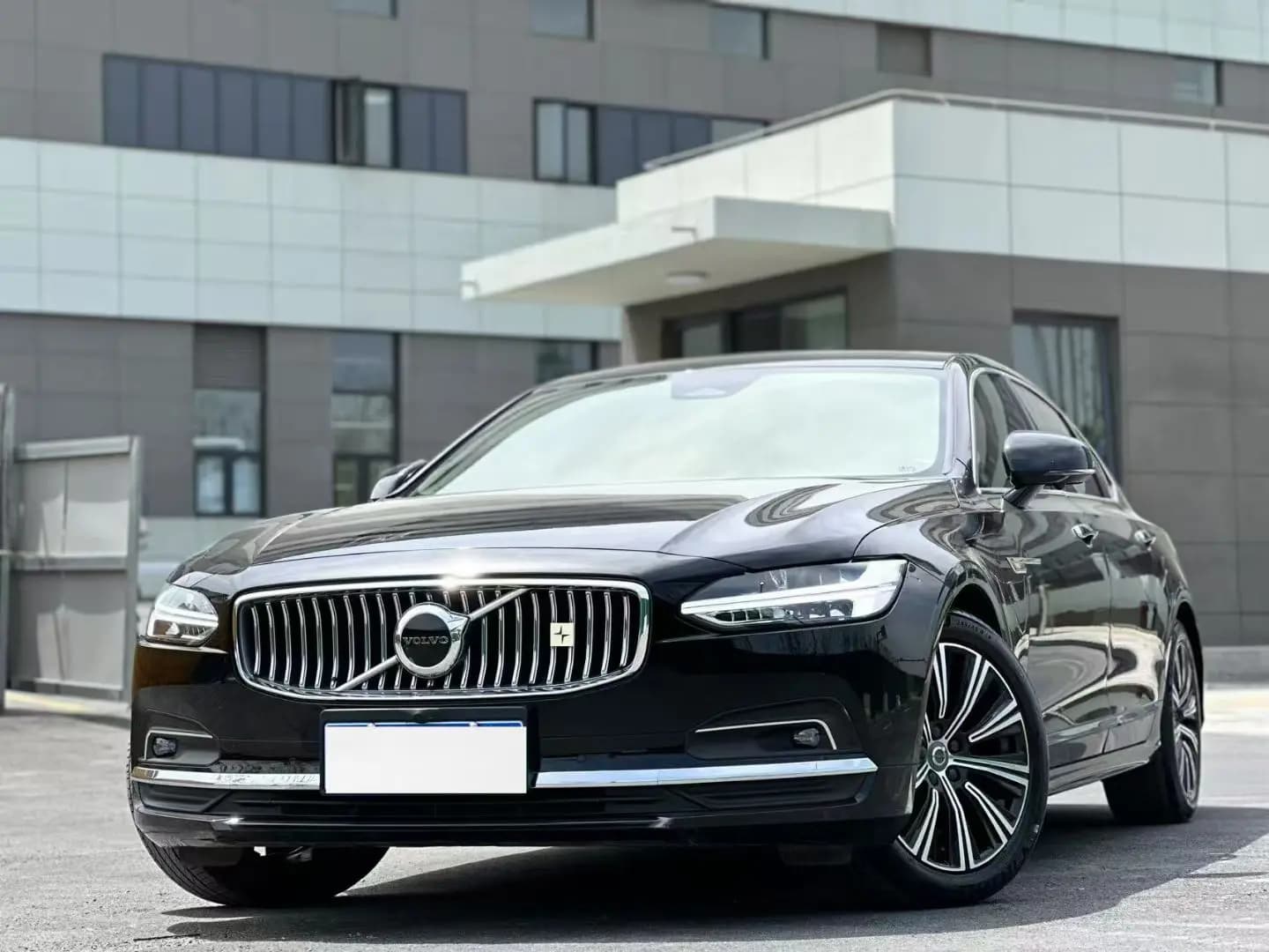 Volvo S90 2022 г. 35112 км.
