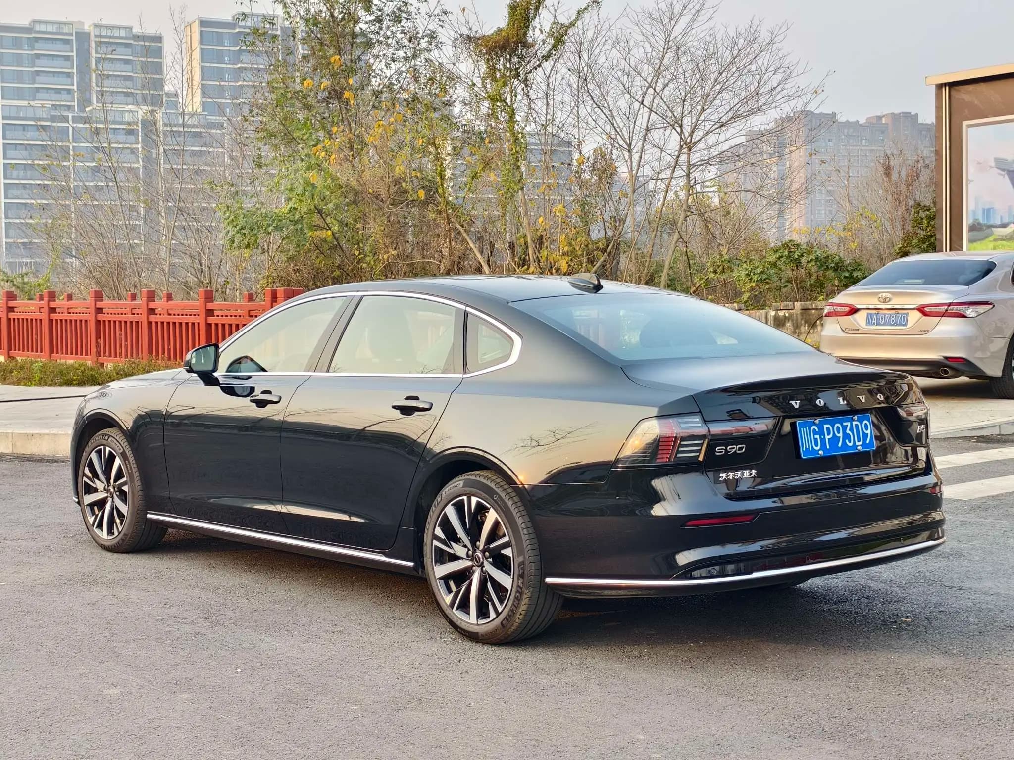 Volvo S90 2025 г. 2110 км. — фото 4