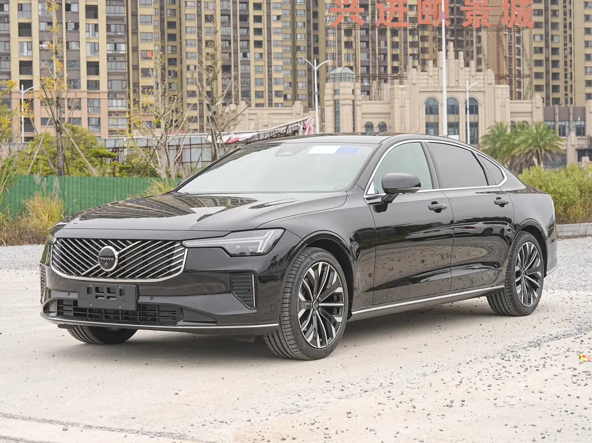 Volvo S60 2.0 B5 4WD AT (250 л.с.) 2025 г. 103 км