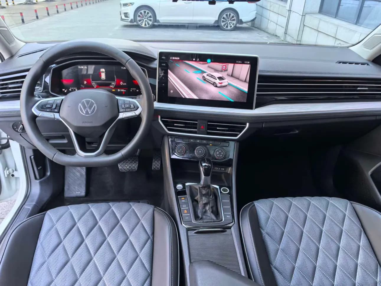Volkswagen Sagitar 2023 г. 68033 км. — фото 13
