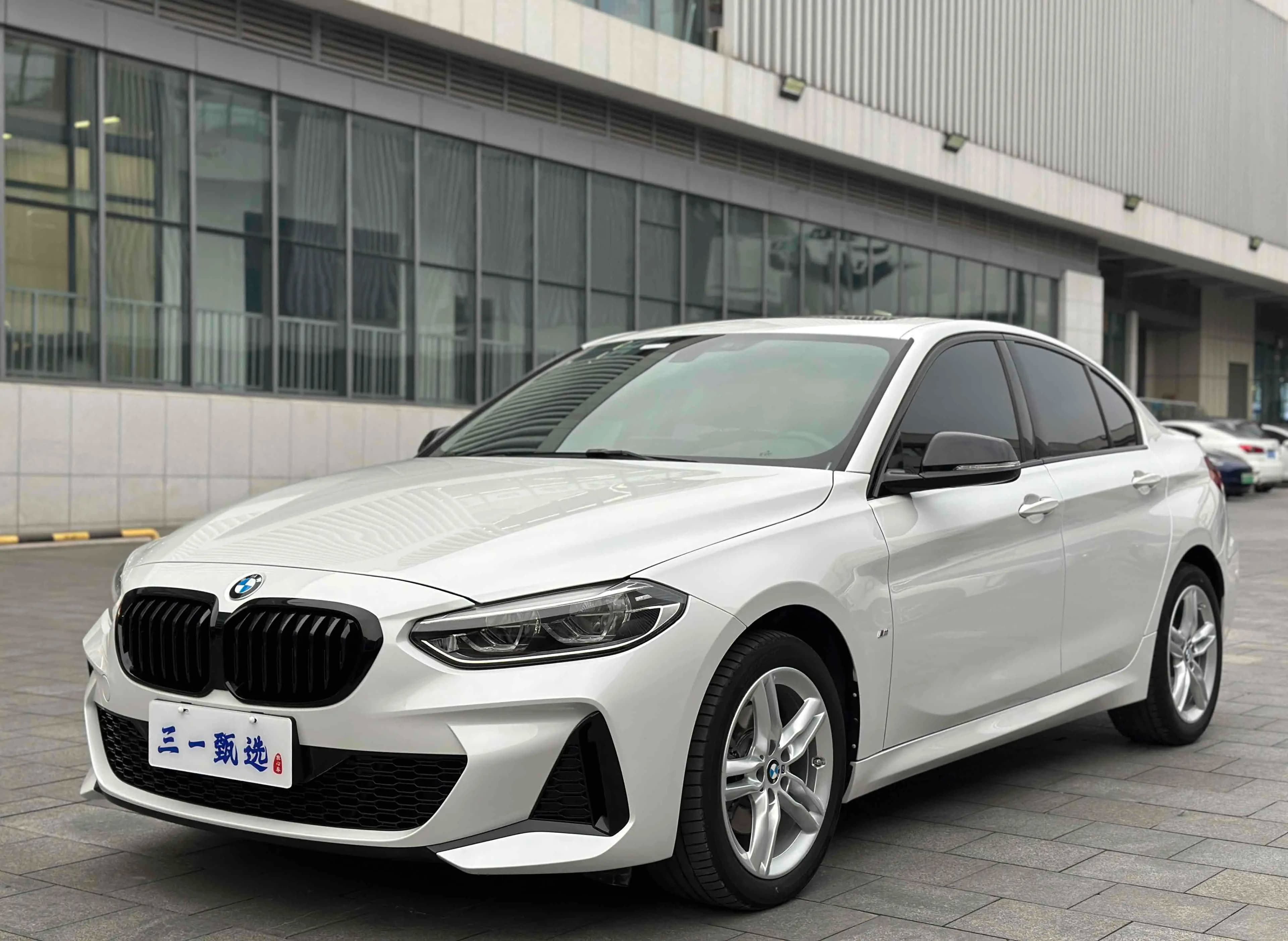 BMW 1 Series 2022 г. 34084 км.