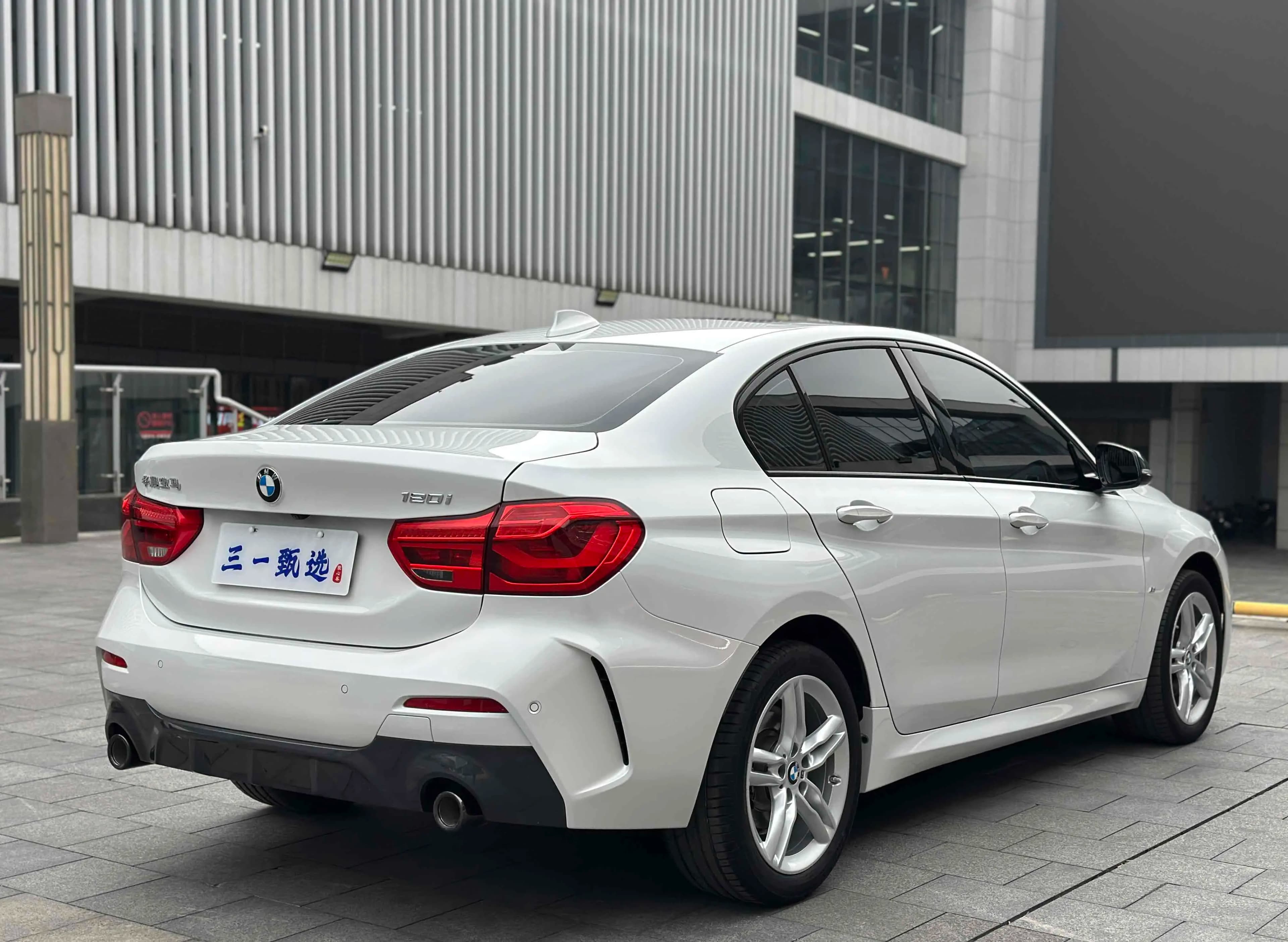 BMW 1 Series 2022 г. 34084 км. — фото 6