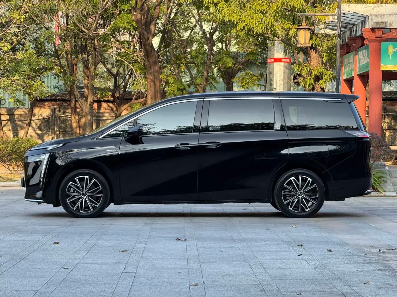 GAC Trumpchi E8 PHEV 2024 г. 19013 км. — фото 4