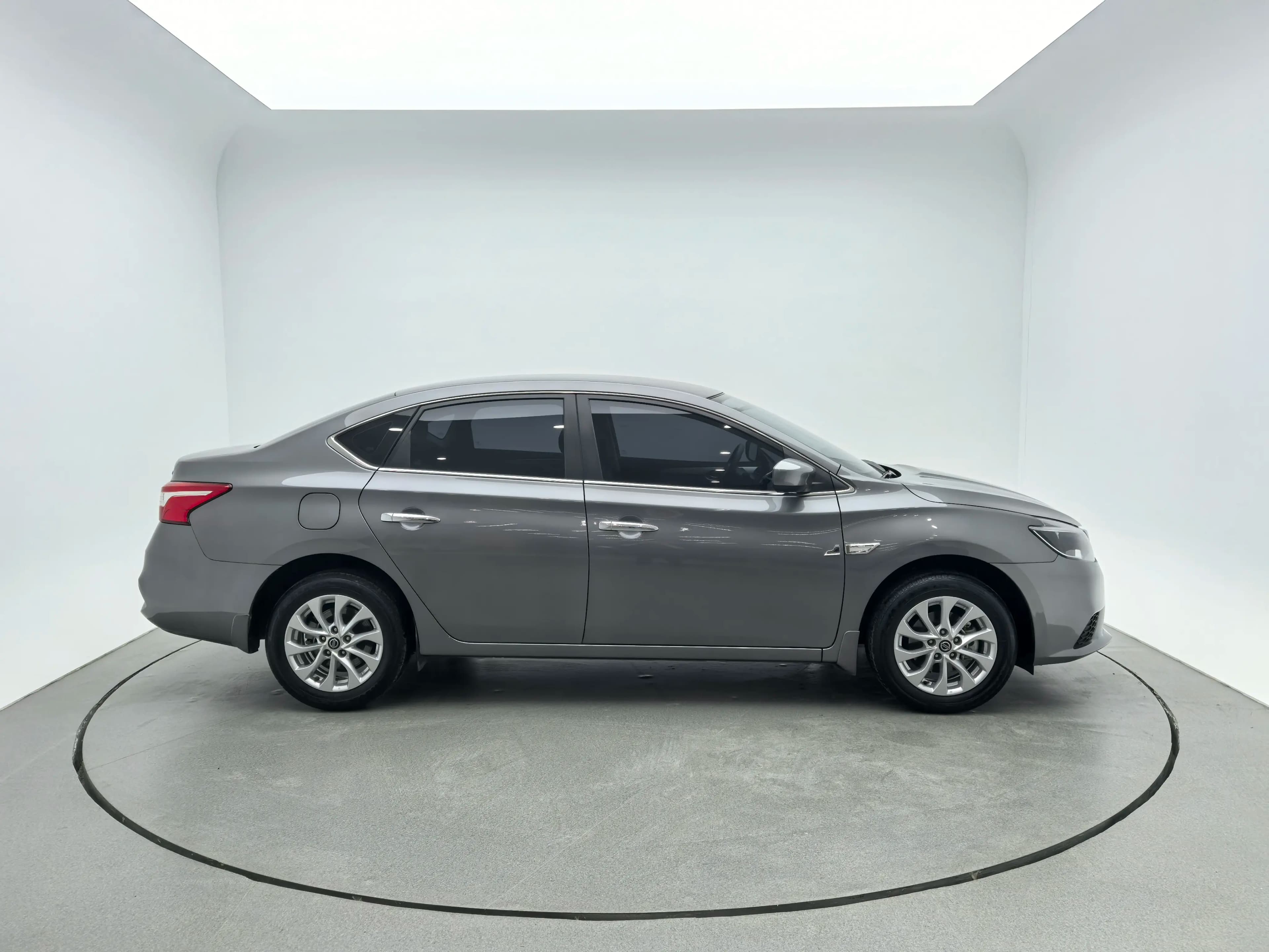 Nissan Sylphy 2022 г. 21731 км. — фото 3