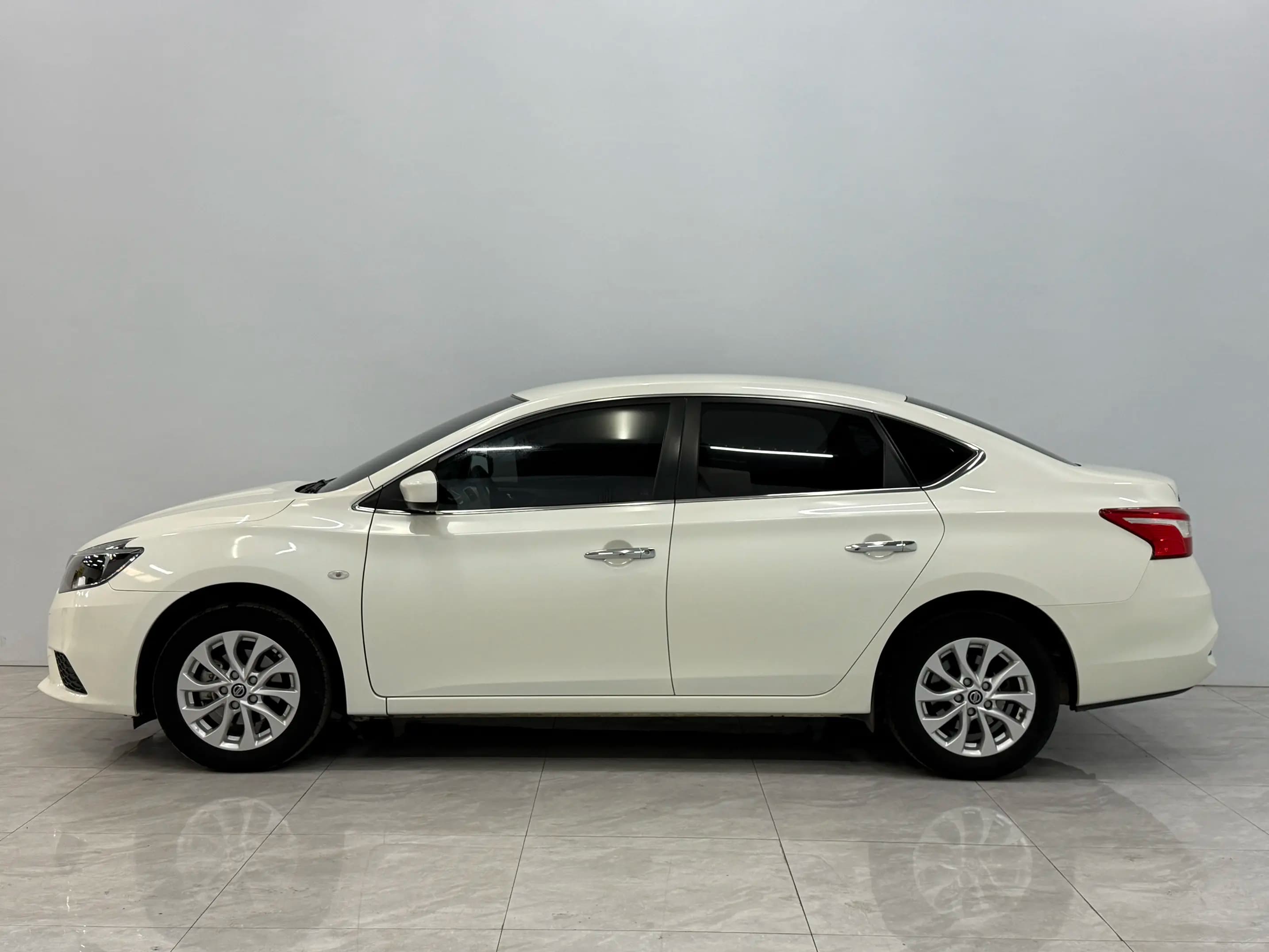 Nissan Sylphy 2022 г. 49332 км. — фото 3
