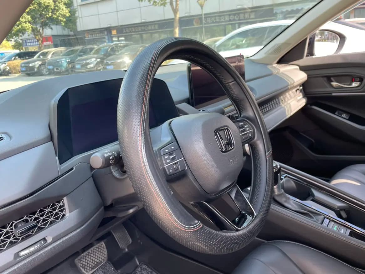 Honda Accord 2024 г. 30033 км. — фото 11