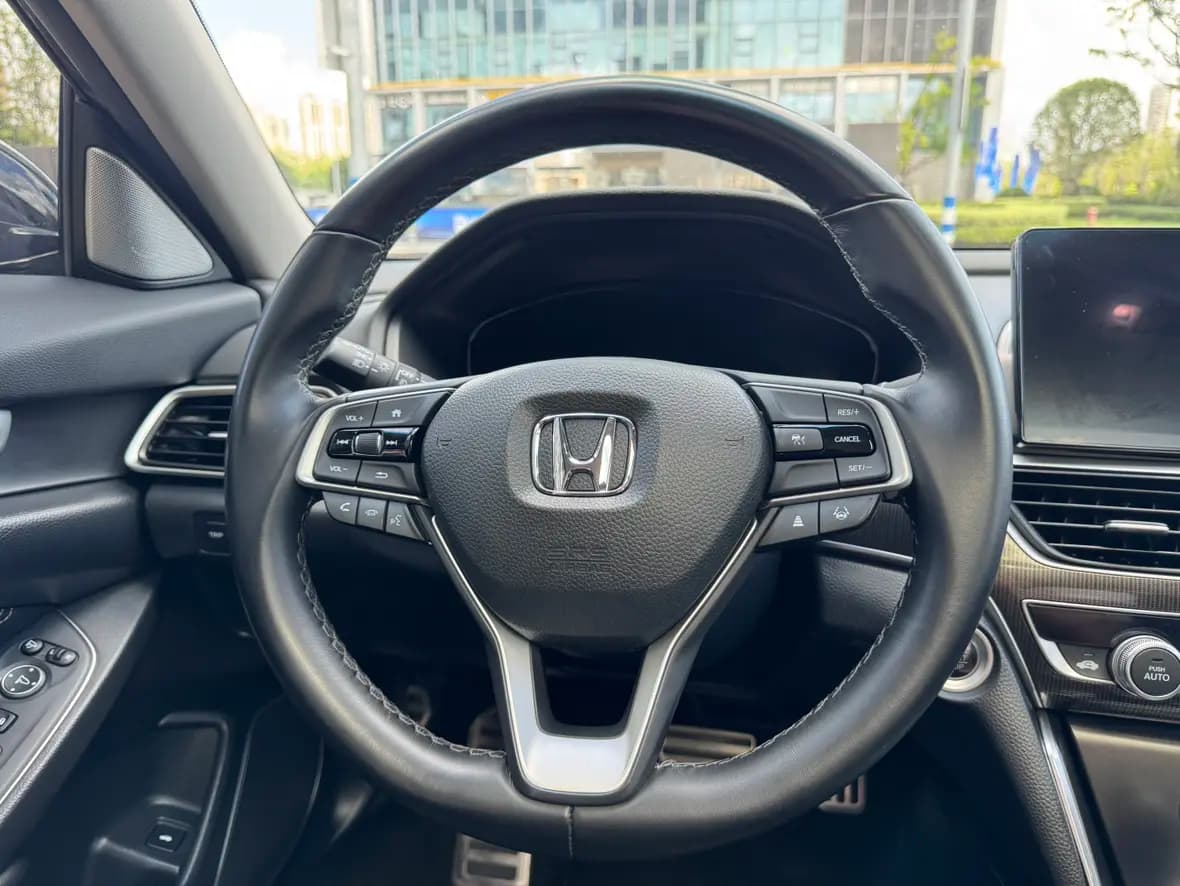 Honda Accord 2023 г. 20034 км. — фото 9